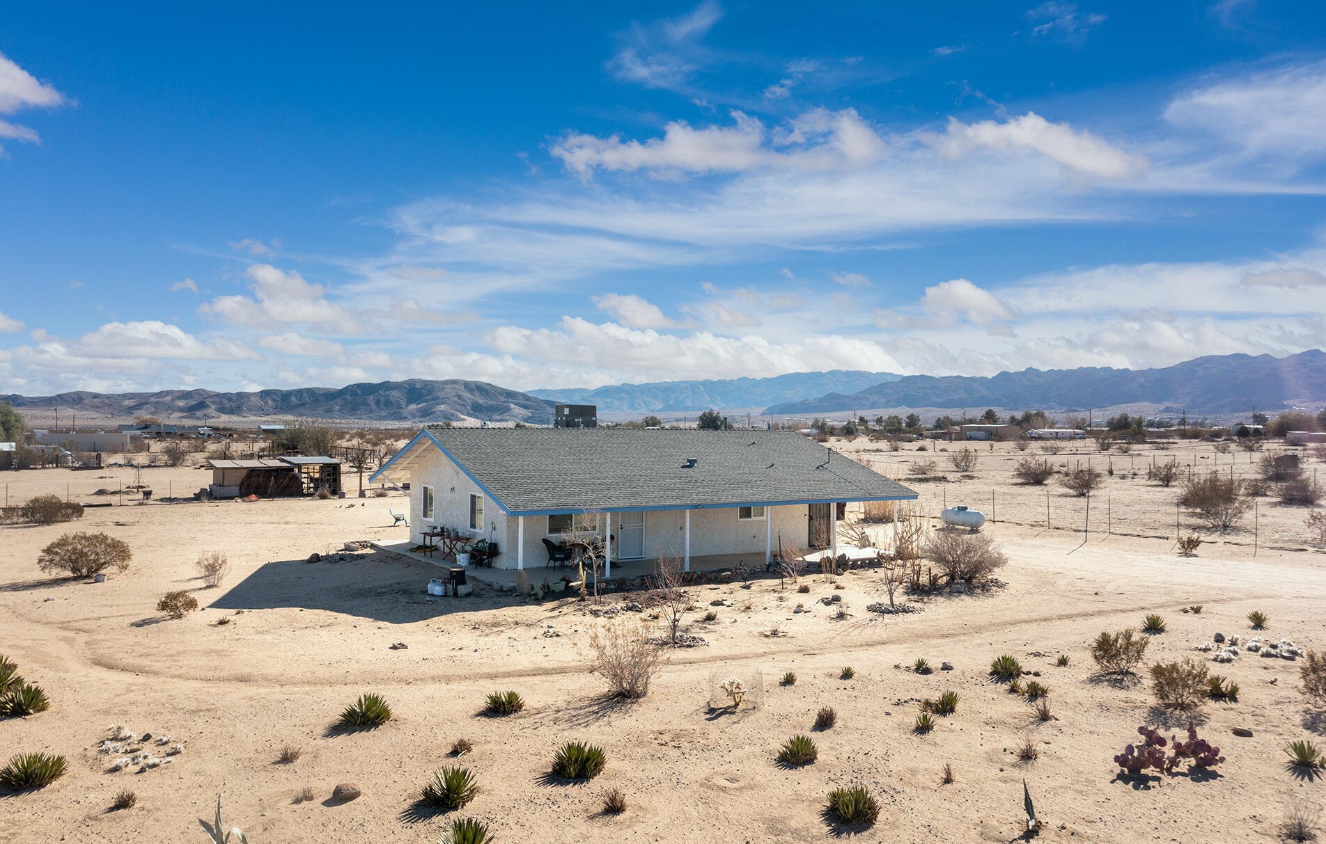 4545 Sunkist Rd, Joshua Tree CA  92252-4471 exterior