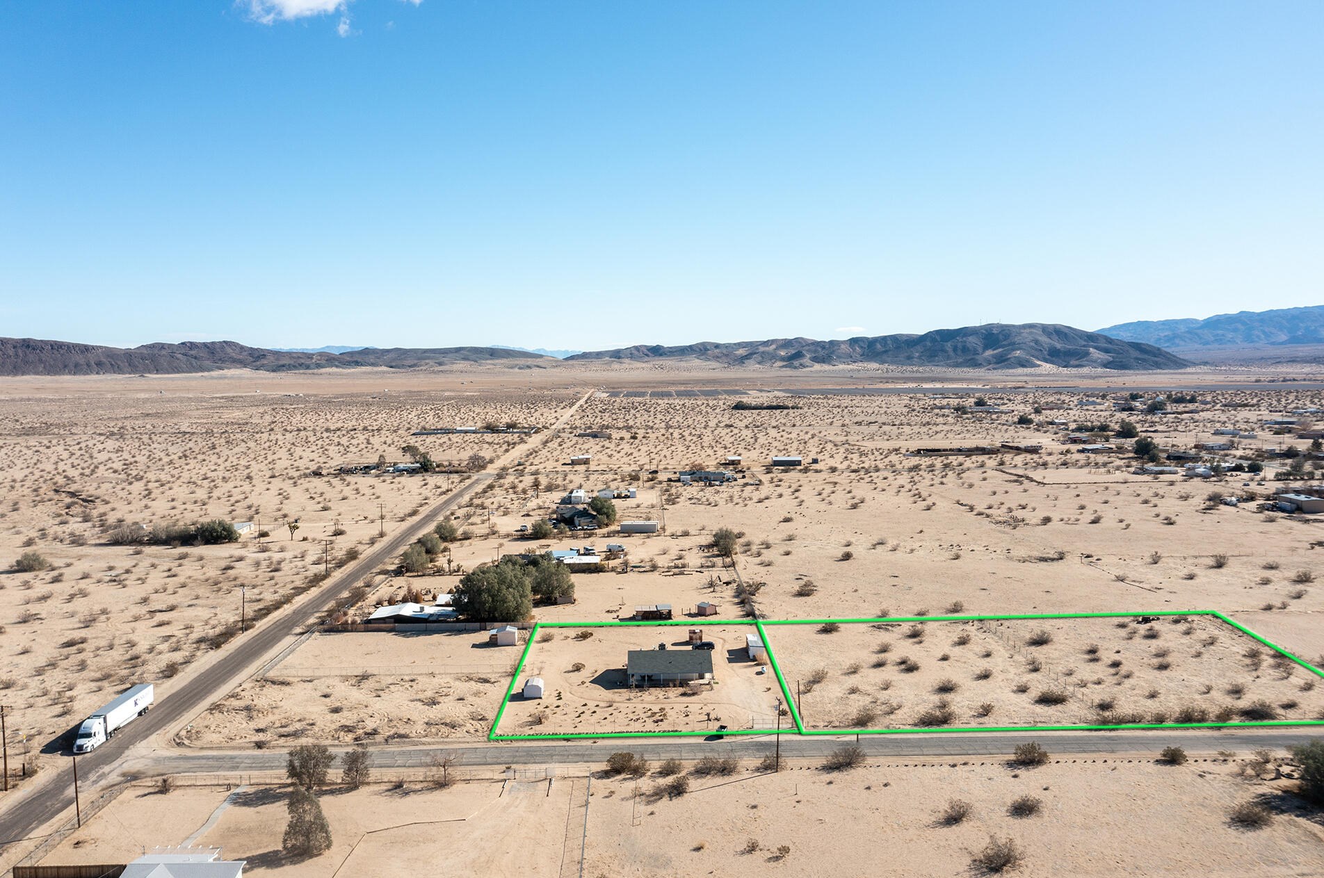 4545 Sunkist Rd, Joshua Tree CA  92252-4471 exterior