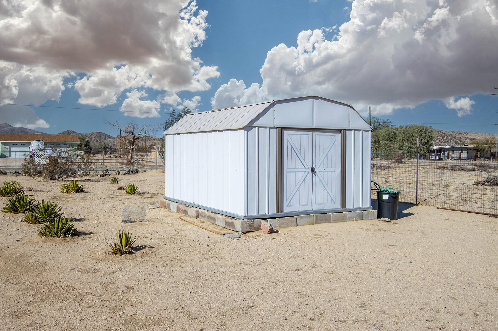 4545 Sunkist Rd, Joshua Tree CA  92252-4471 exterior