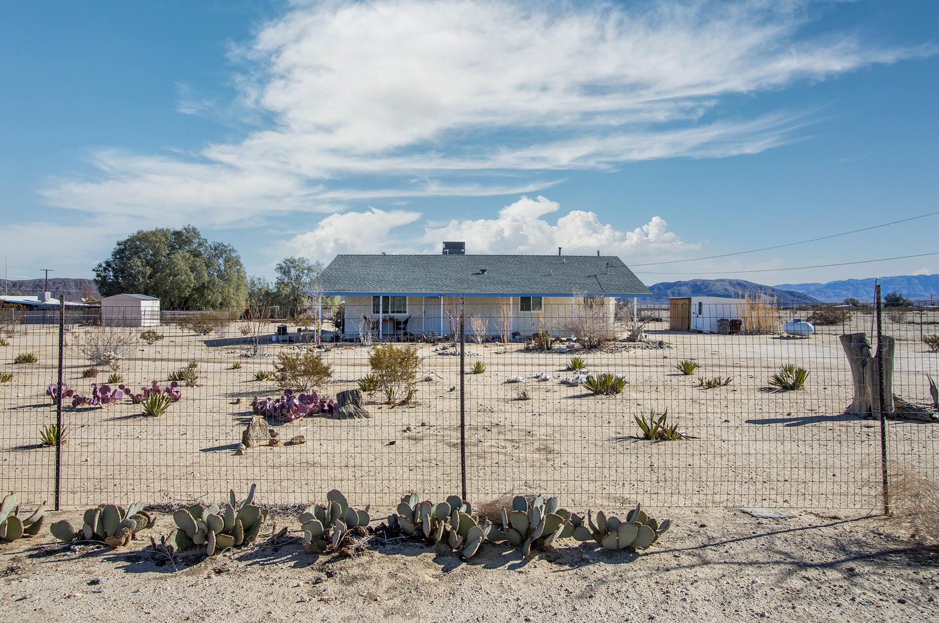4545 Sunkist Rd, Joshua Tree CA  92252-4471 exterior