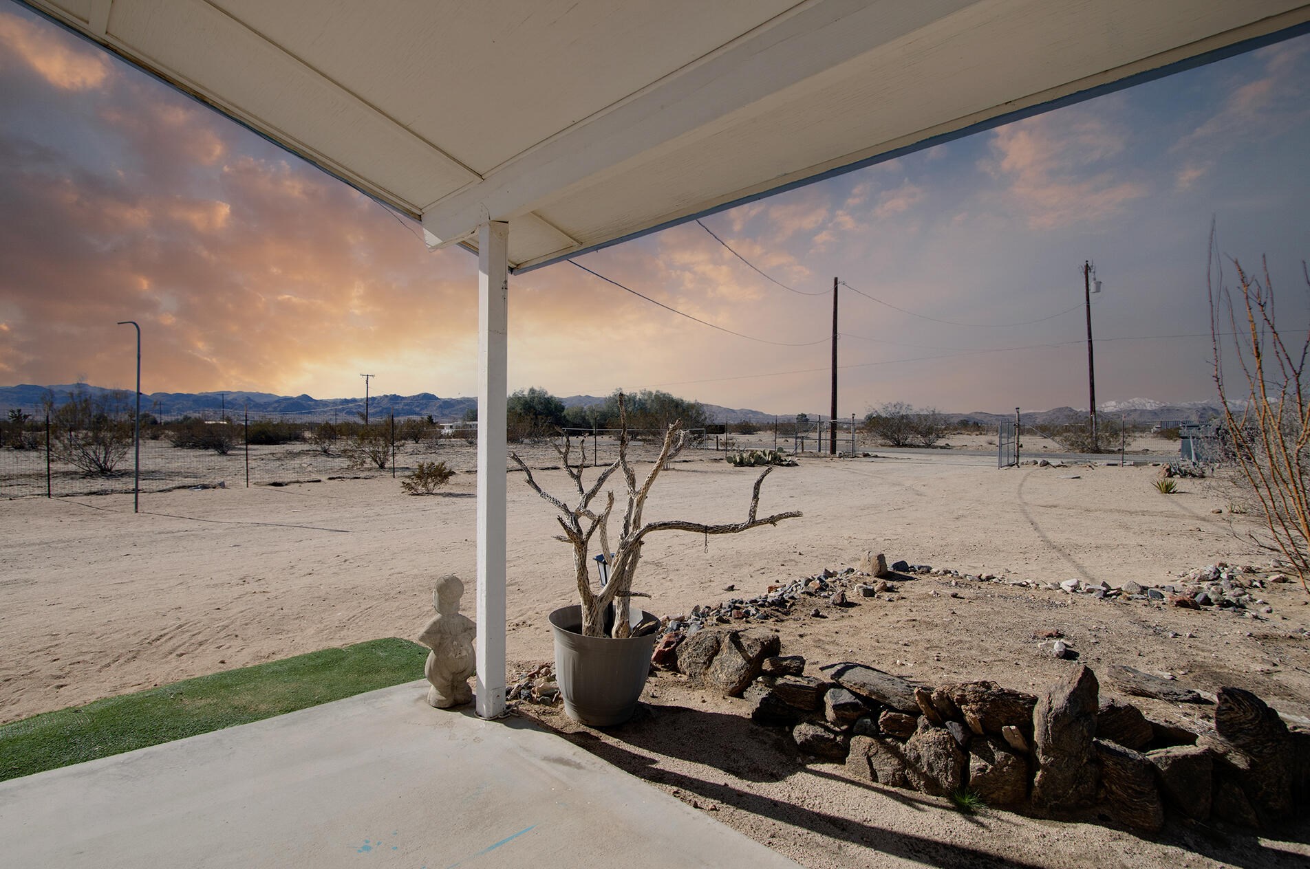 4545 Sunkist Rd, Joshua Tree CA  92252-4471 exterior