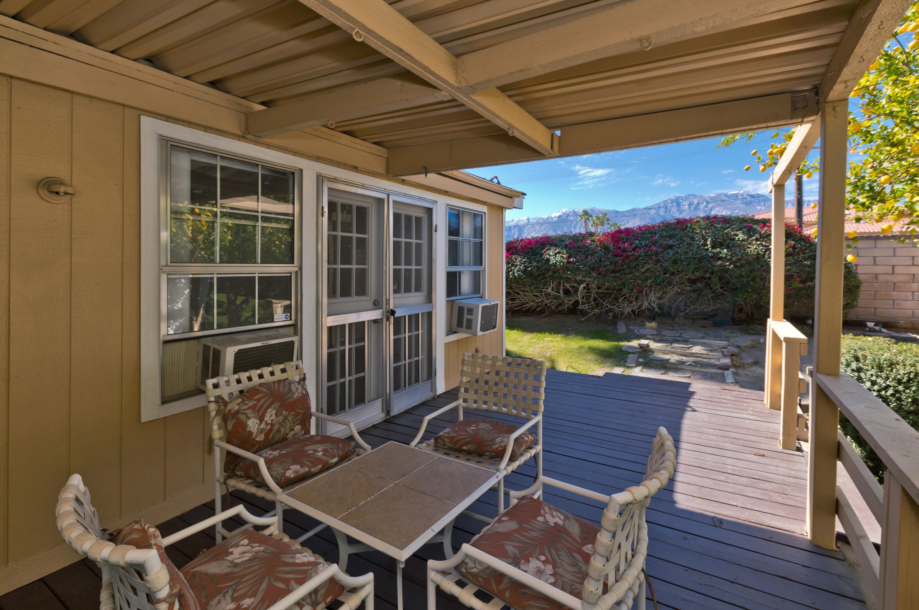 1076 Via Grande, Cathedral City CA  92234-4330 exterior