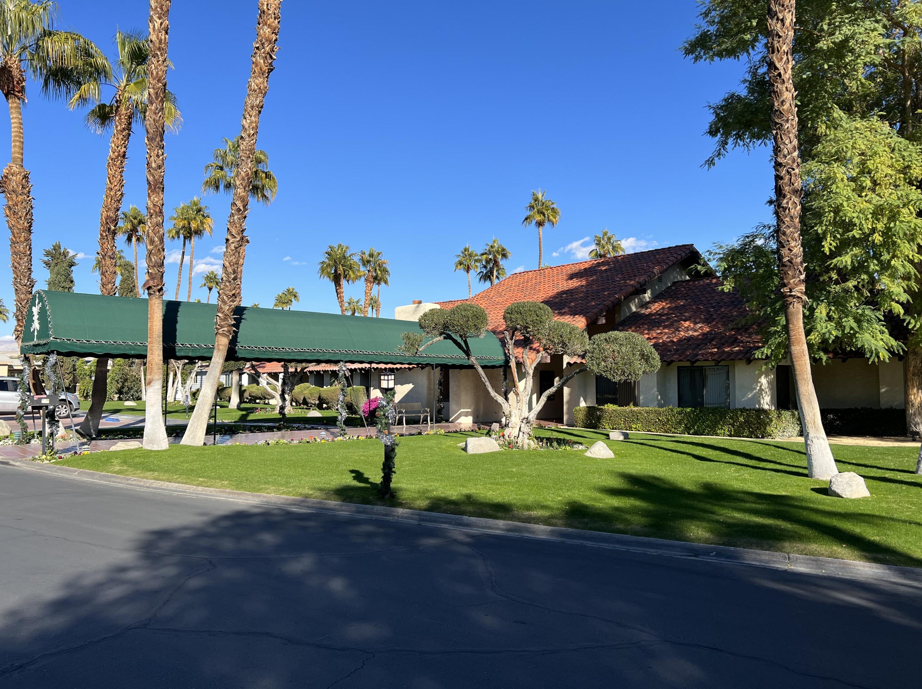 1076 Via Grande, Cathedral City CA  92234-4330 exterior