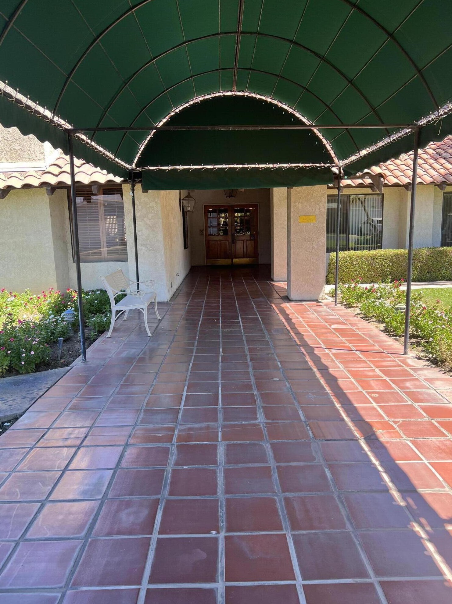 1076 Via Grande, Cathedral City CA  92234-4330 exterior