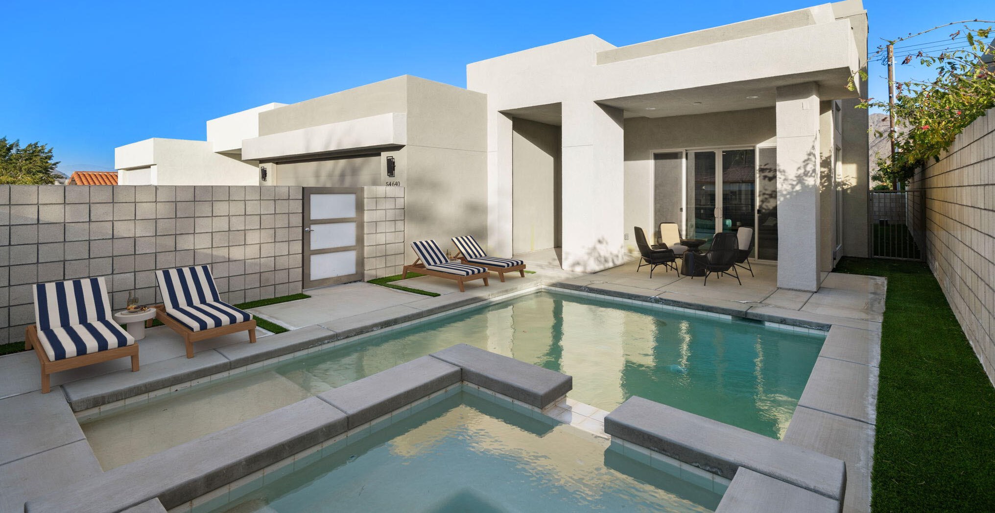 54640 Avenida Juarez, La Quinta CA  92253-3722 exterior