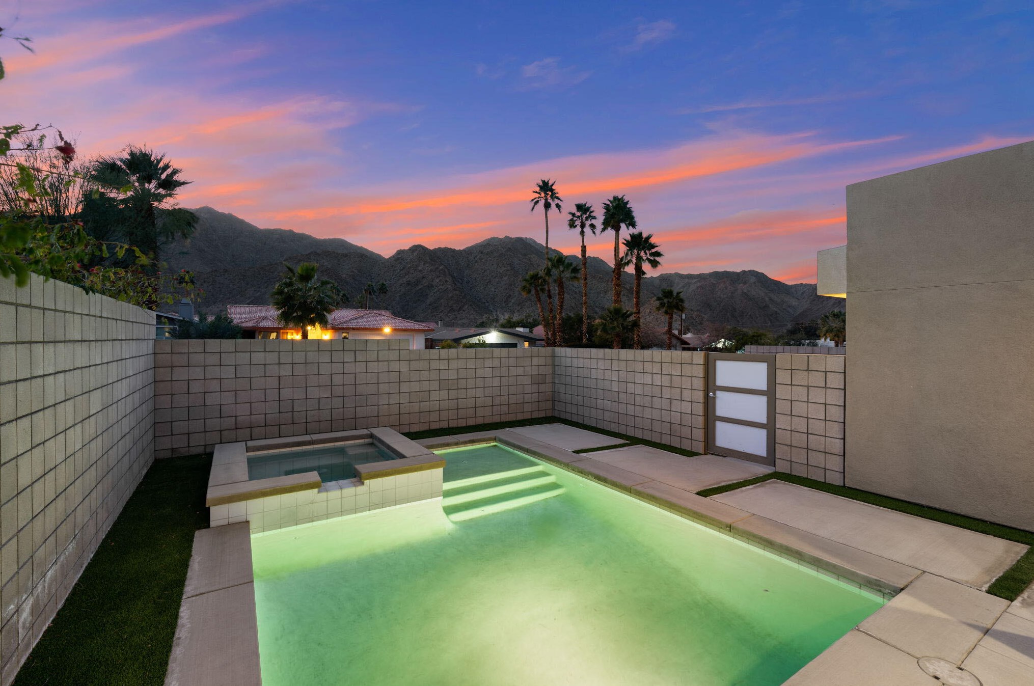 54640 Avenida Juarez, La Quinta CA  92253-3722 exterior