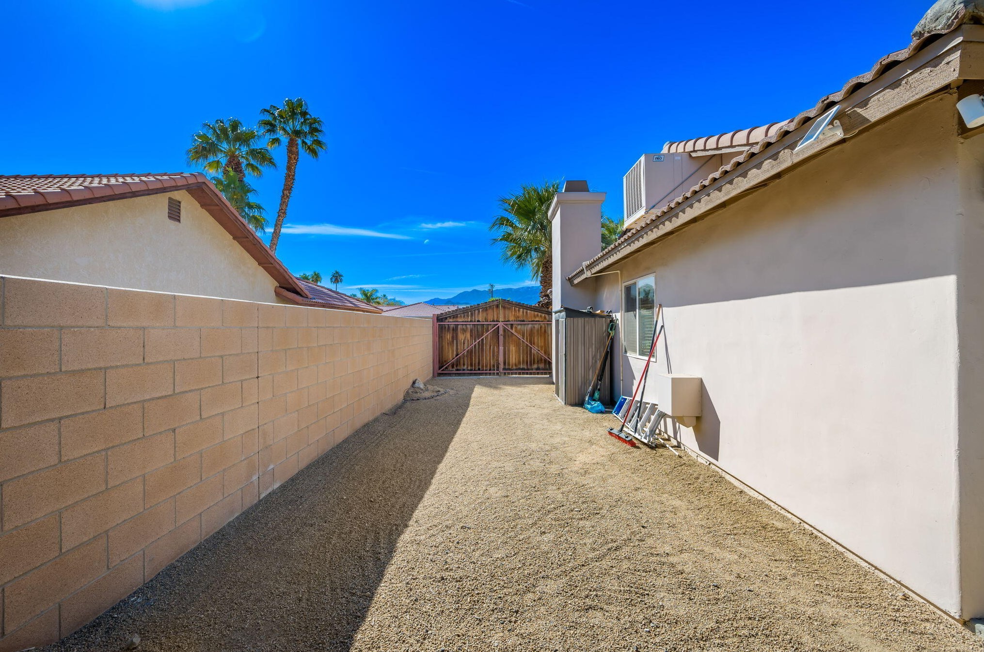68300 Peladora Rd, Cathedral City CA  92234-5679 exterior