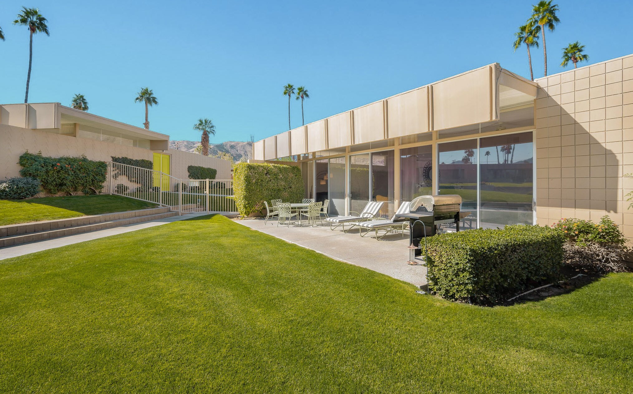 72535 El Paseo, Palm Desert CA  92260-3454 exterior