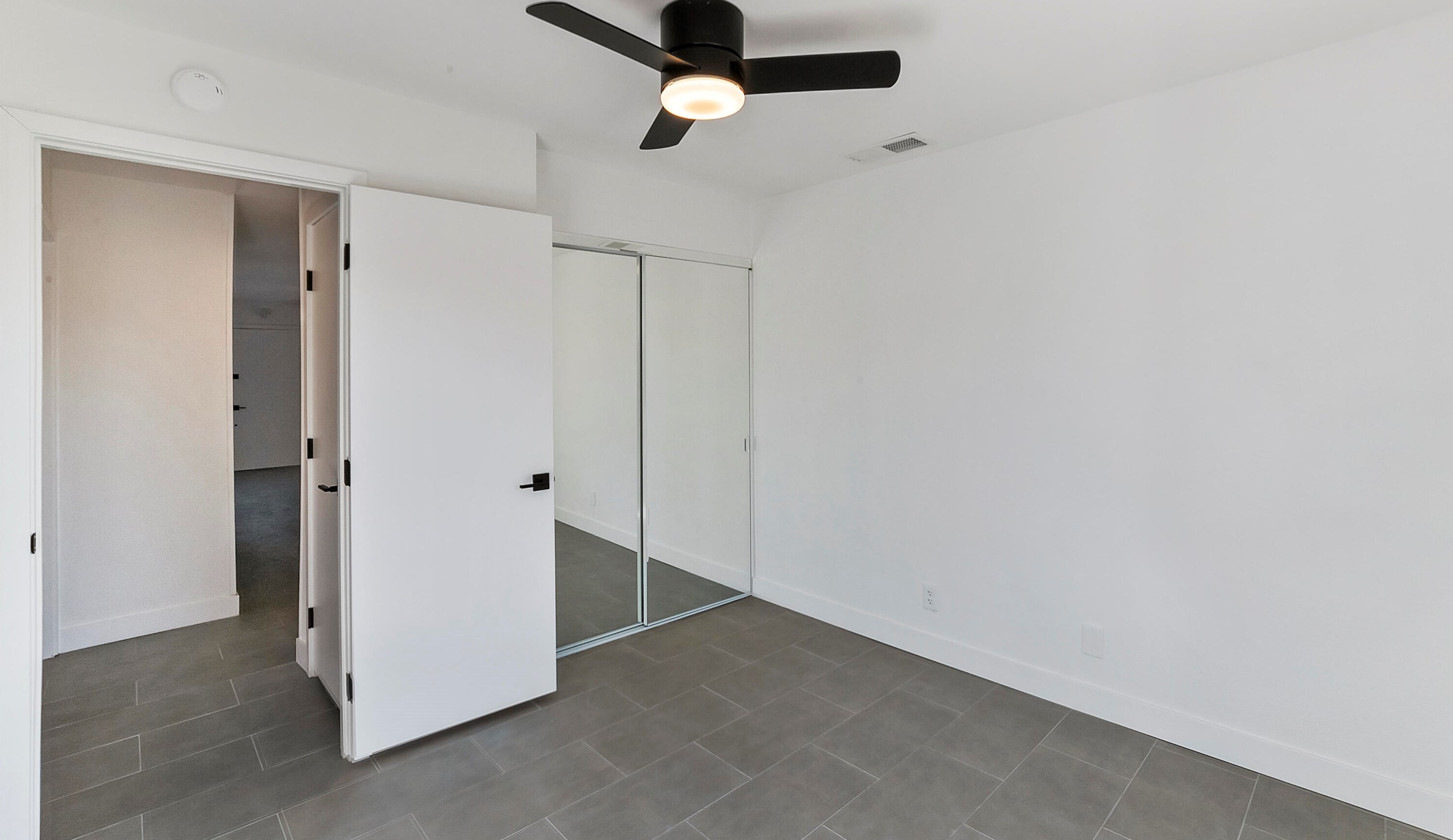 6006 Morongo Rd, Twntynine Plm CA  92277-2054 exterior