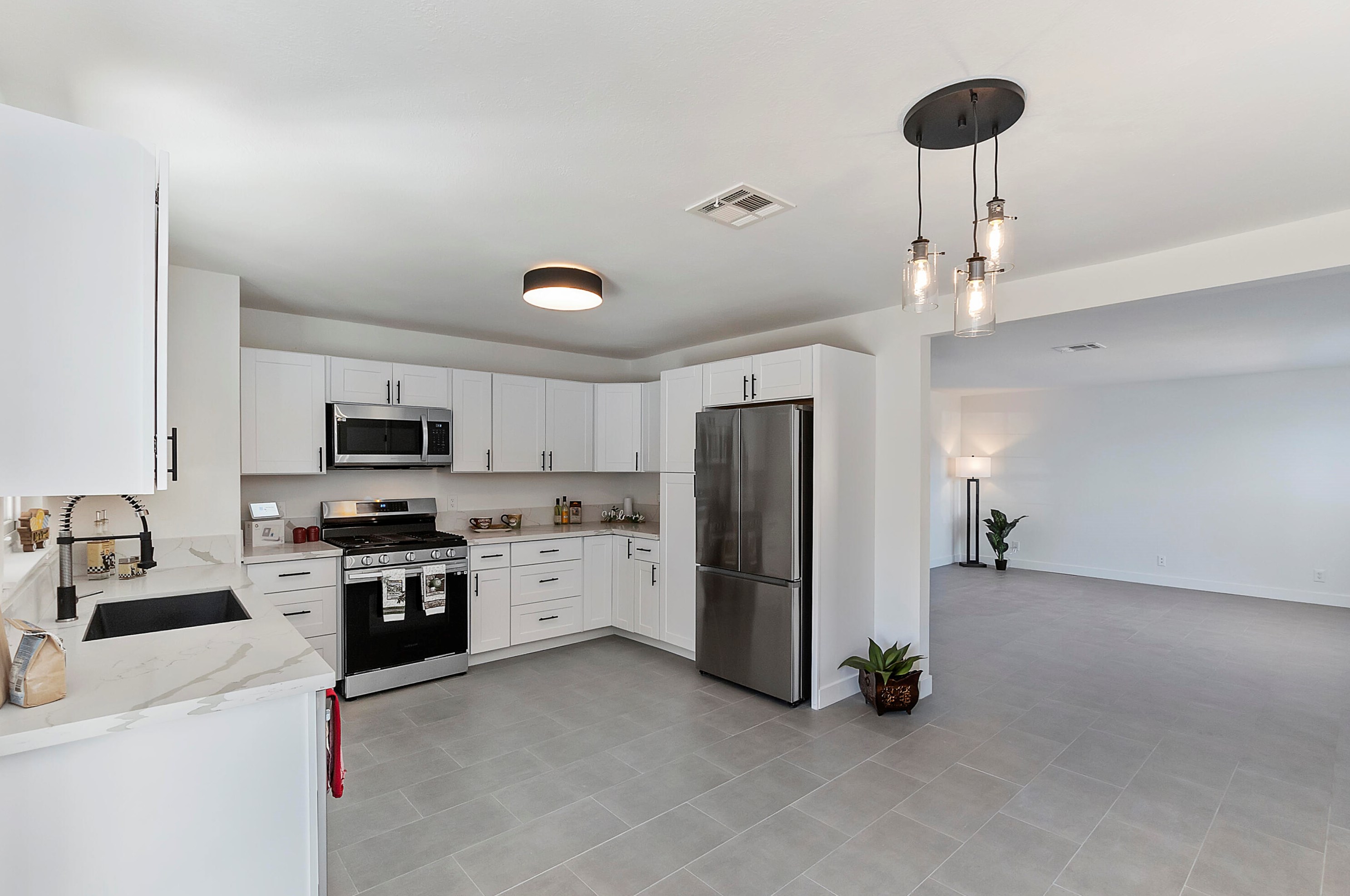 6006 Morongo Rd, Twntynine Plm CA  92277-2054 exterior