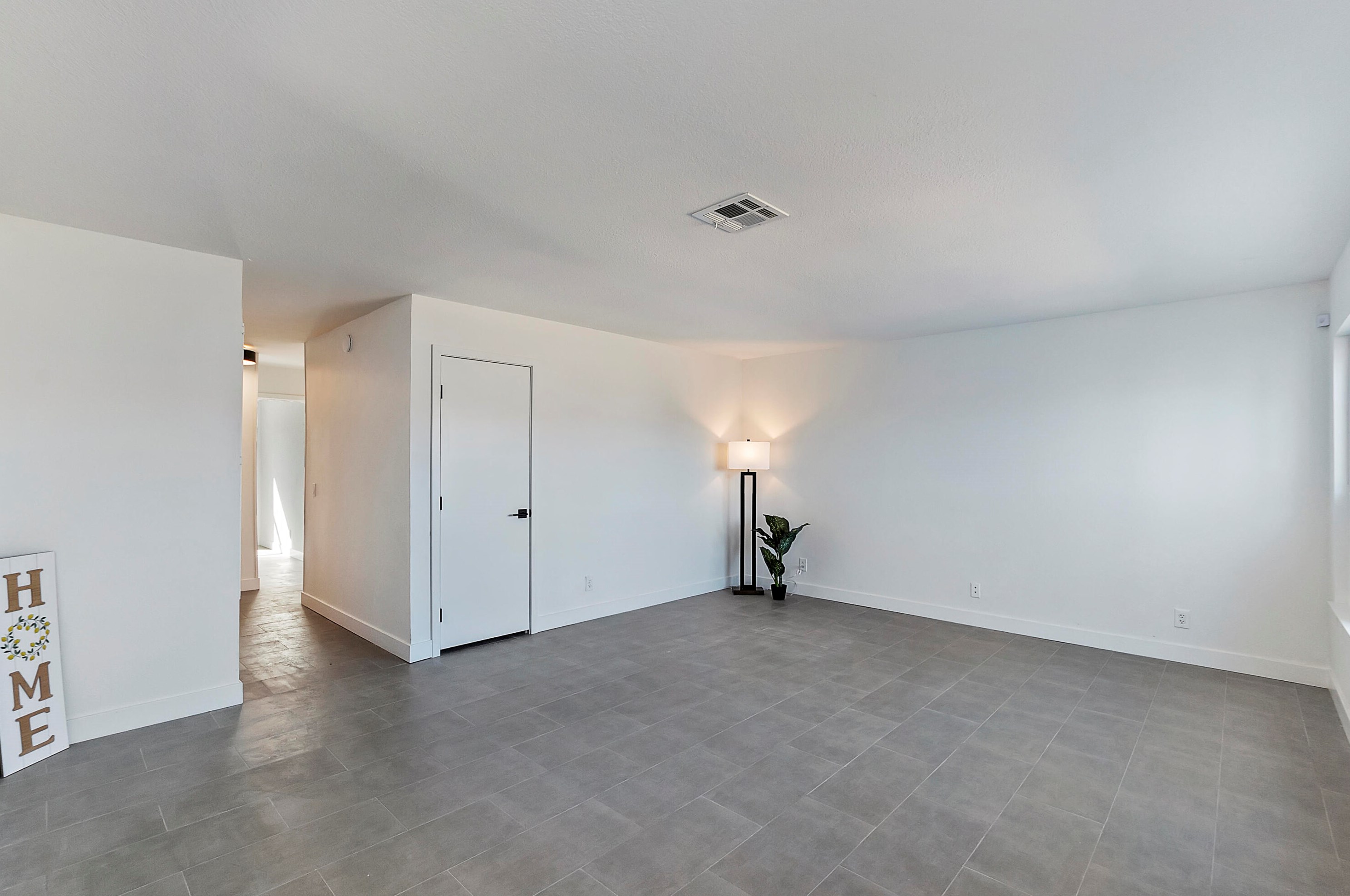 6006 Morongo Rd, Twntynine Plm CA  92277-2054 exterior