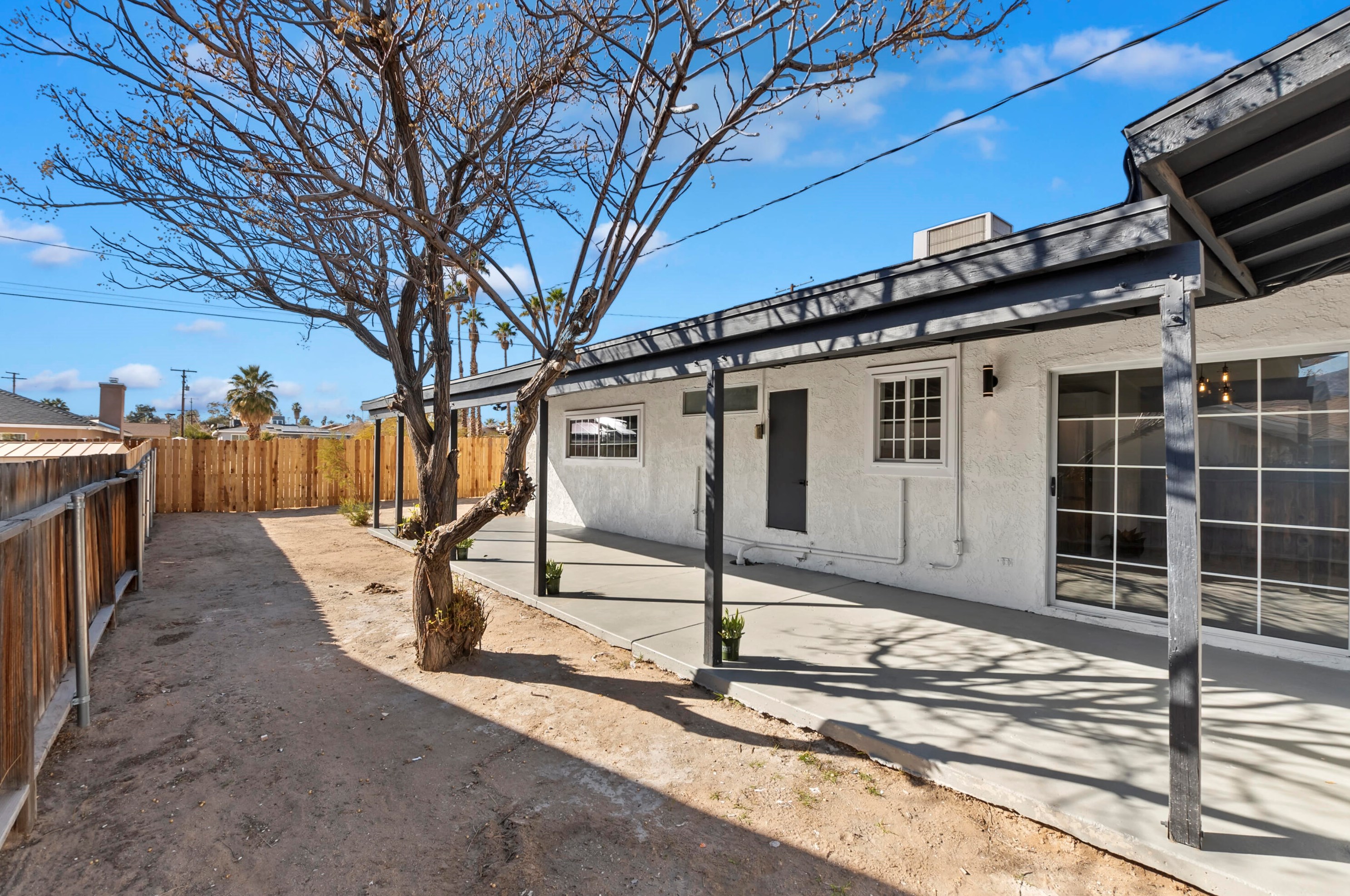 6006 Morongo Rd, Twntynine Plm CA  92277-2054 exterior