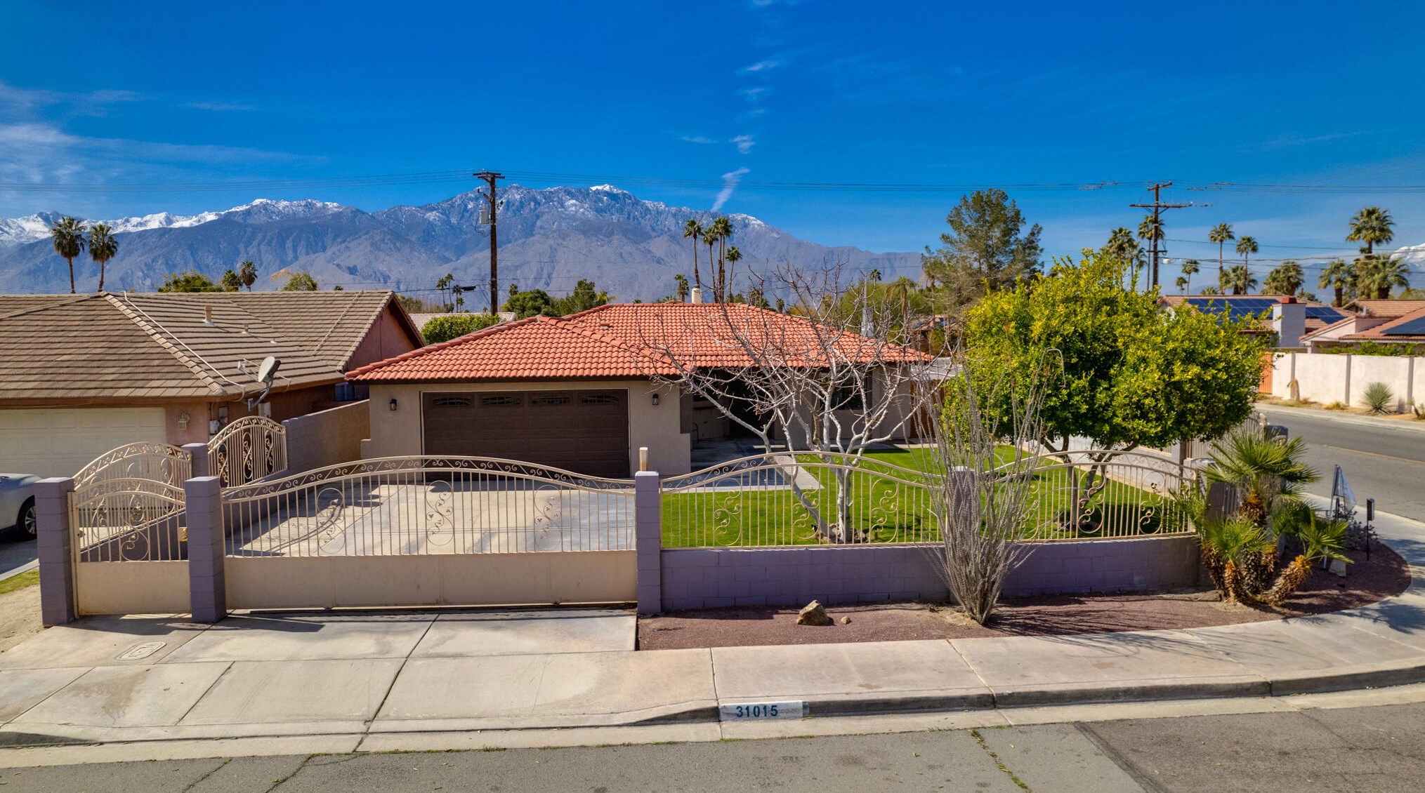 31015 Avenida Alvera, Cathedral City CA  92234-3019 exterior