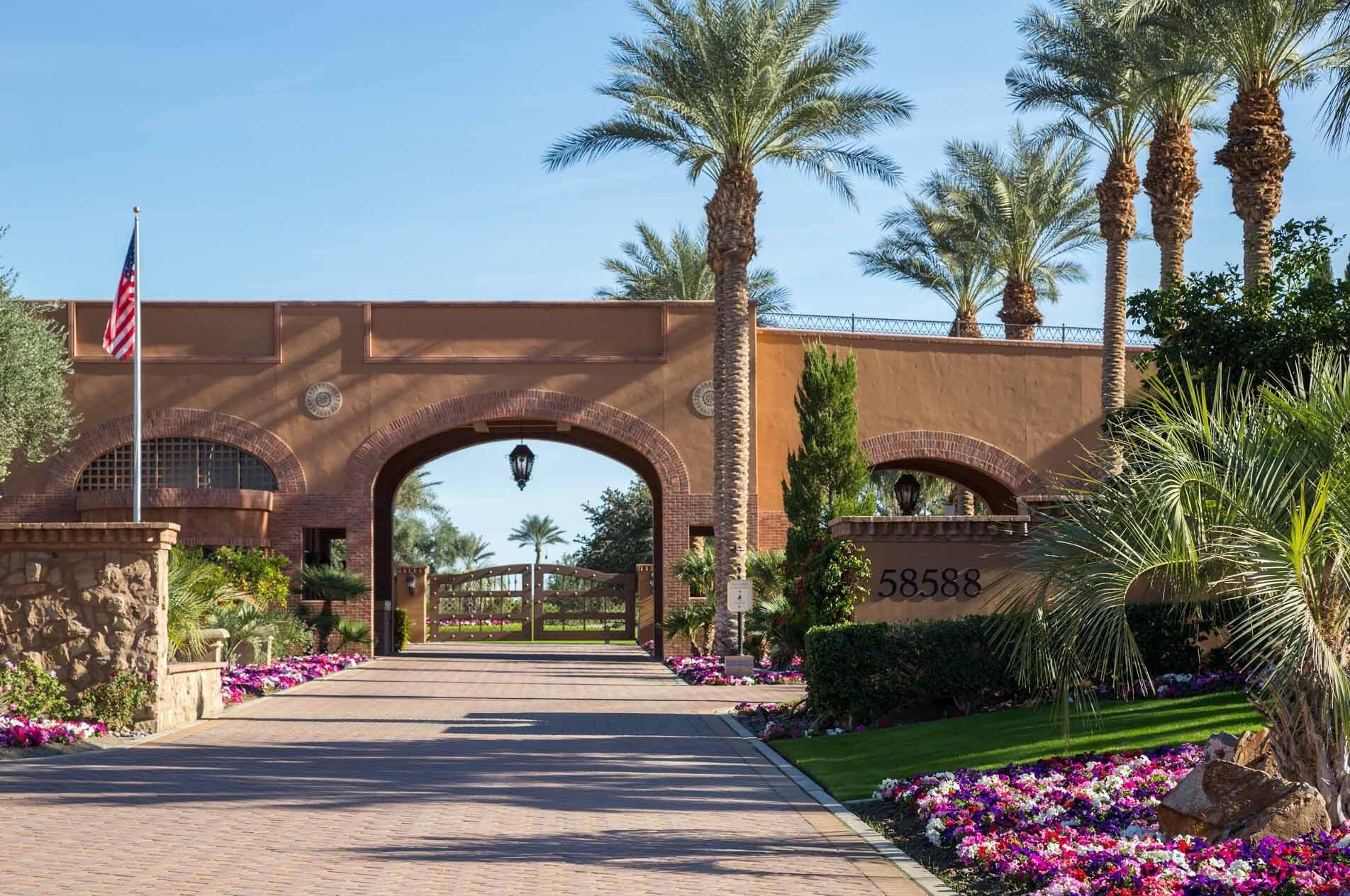81540 Carboneras, La Quinta CA  92253-8219 exterior