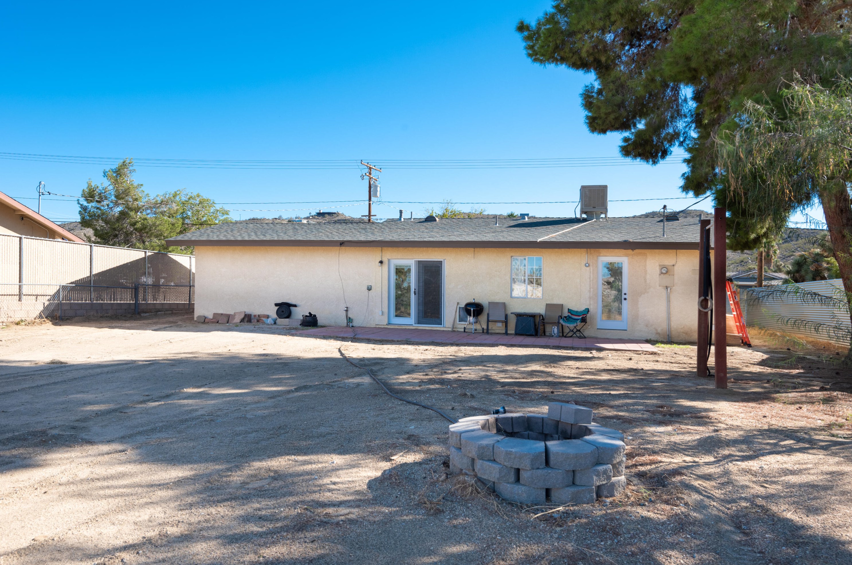 57598 Onaga Trl, Yucca Valley CA  92284-3930 exterior