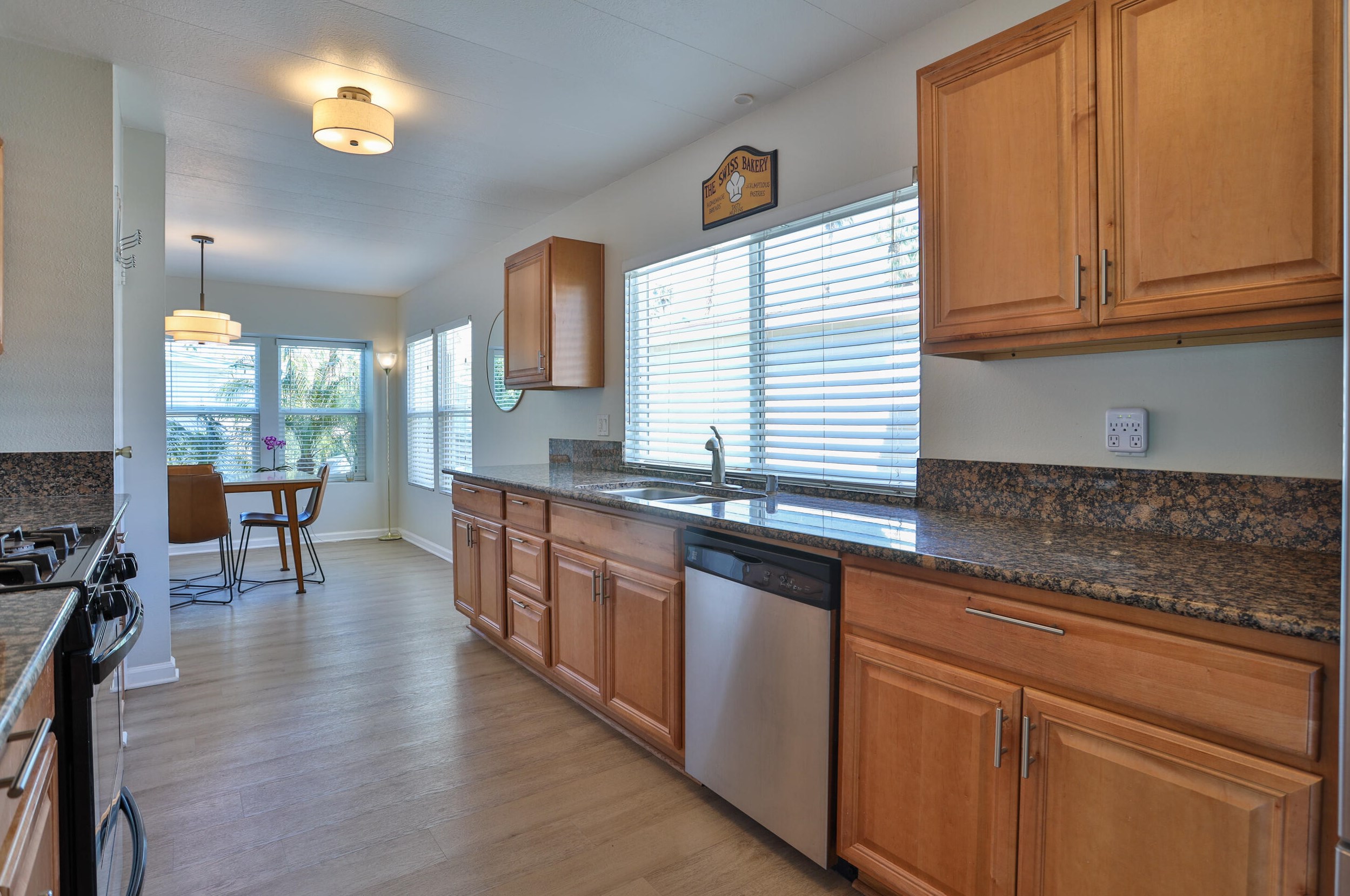 1096 Via Verde, Cathedral City CA  92234-4356 exterior