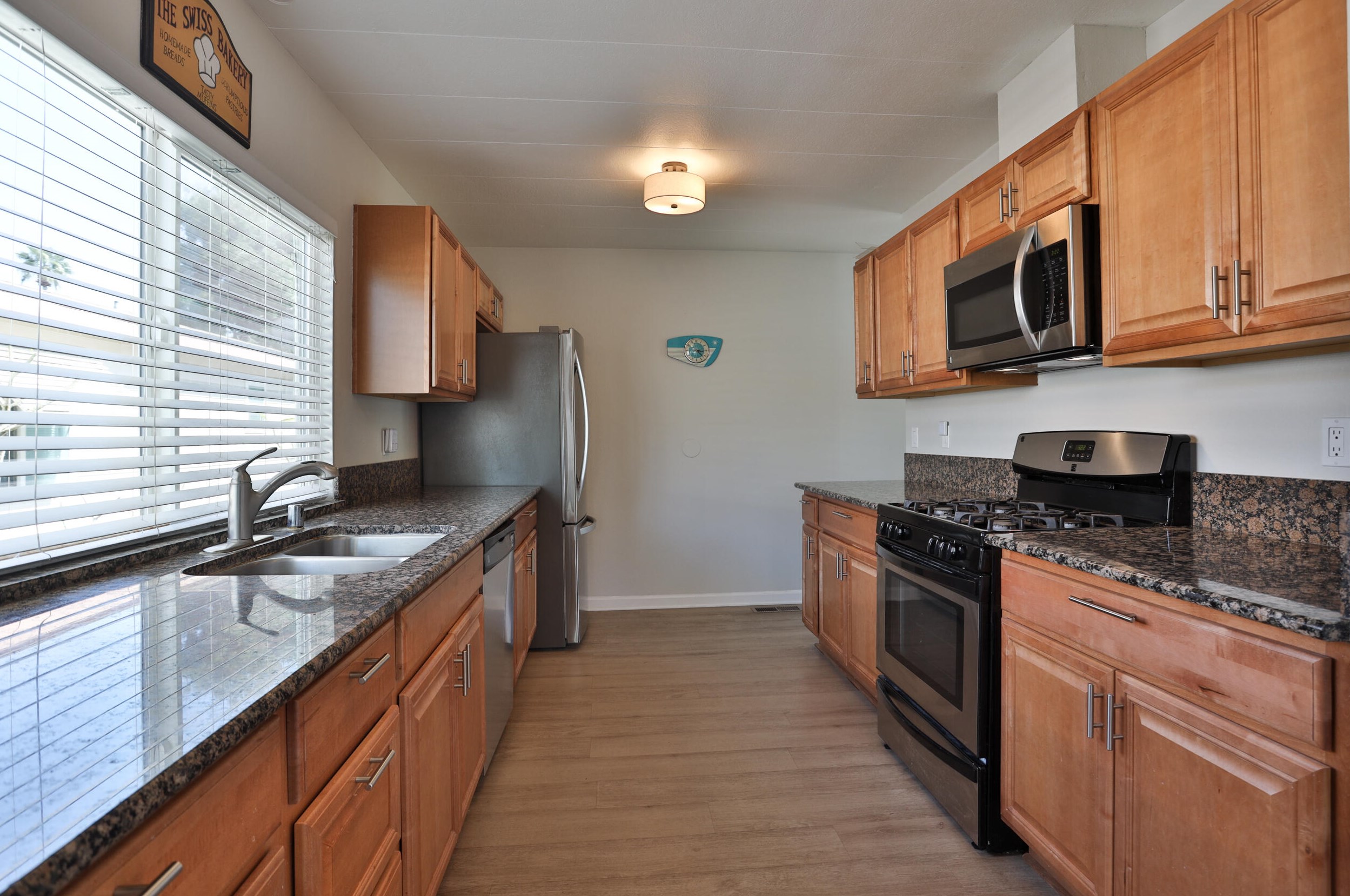 1096 Via Verde, Cathedral City CA  92234-4356 exterior