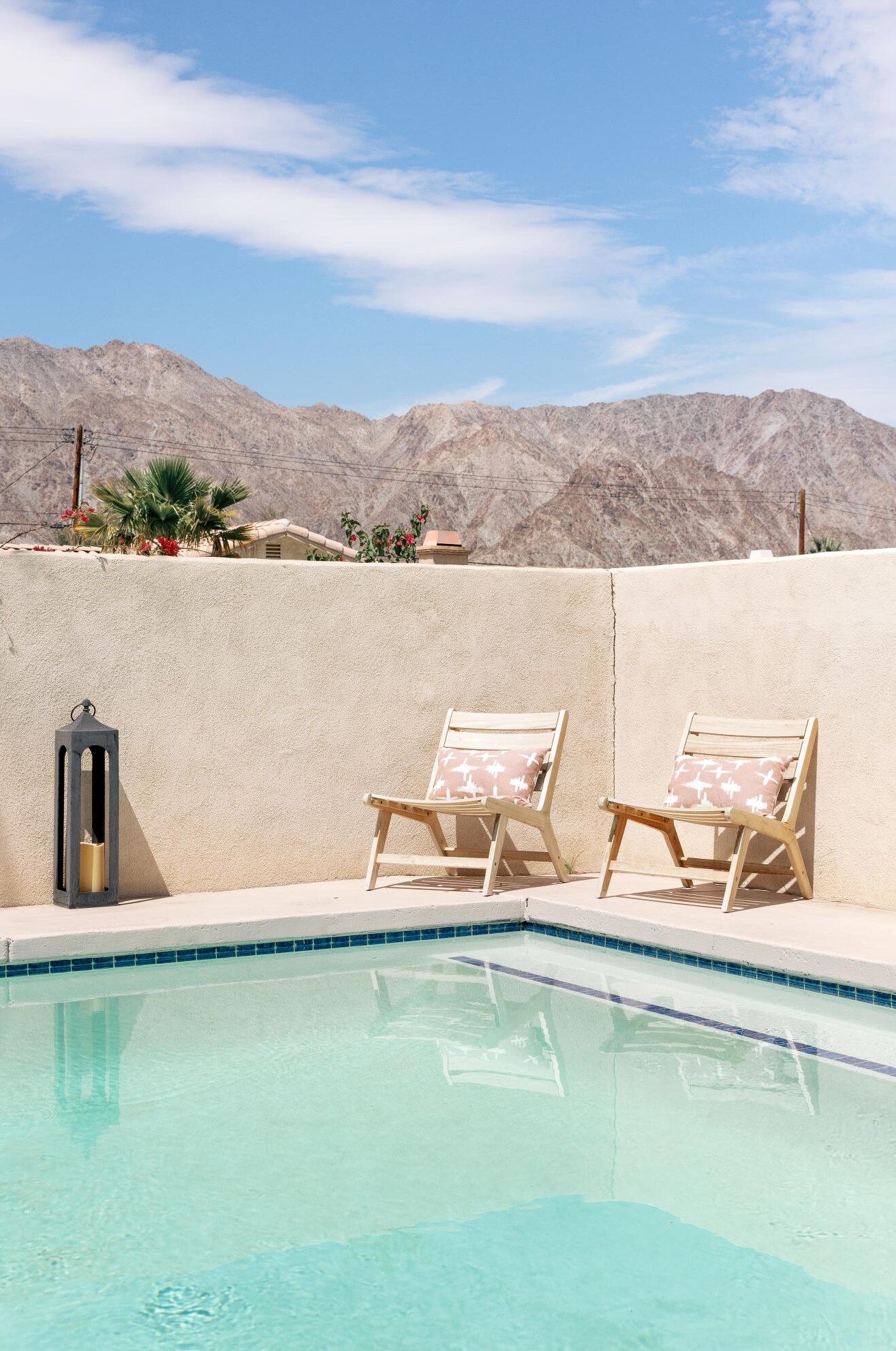 53660 Avenida Mendoza, La Quinta CA  92253-3574 exterior