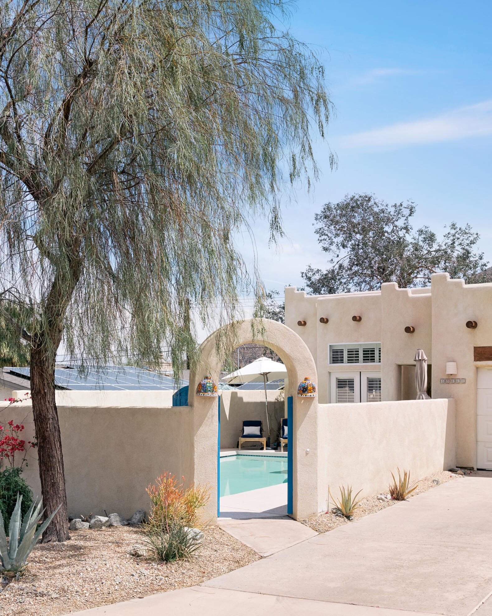 53660 Avenida Mendoza, La Quinta CA  92253-3574 exterior