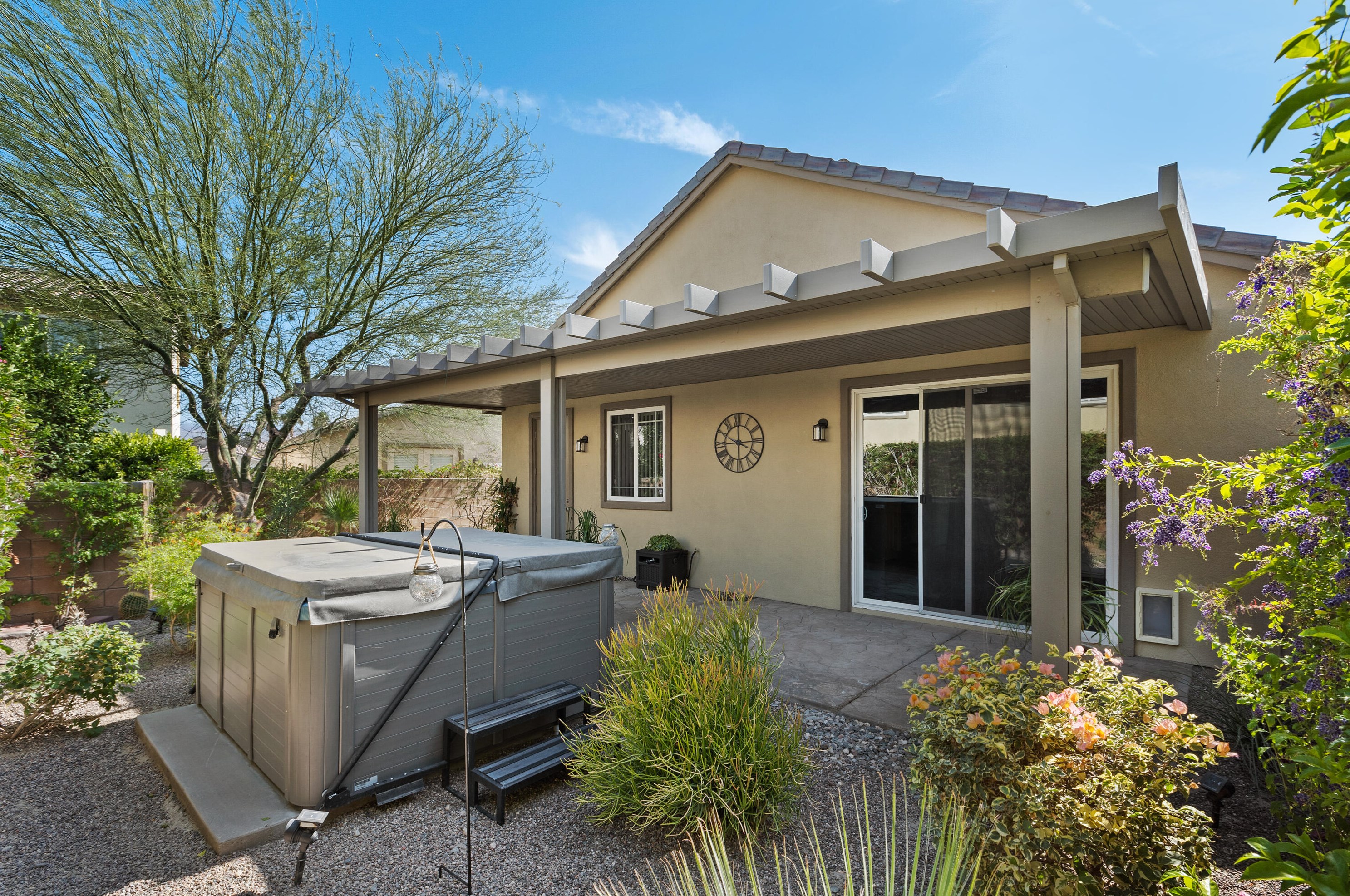 31298 Faja Caballero, Cathedral City CA  92234-0107 exterior