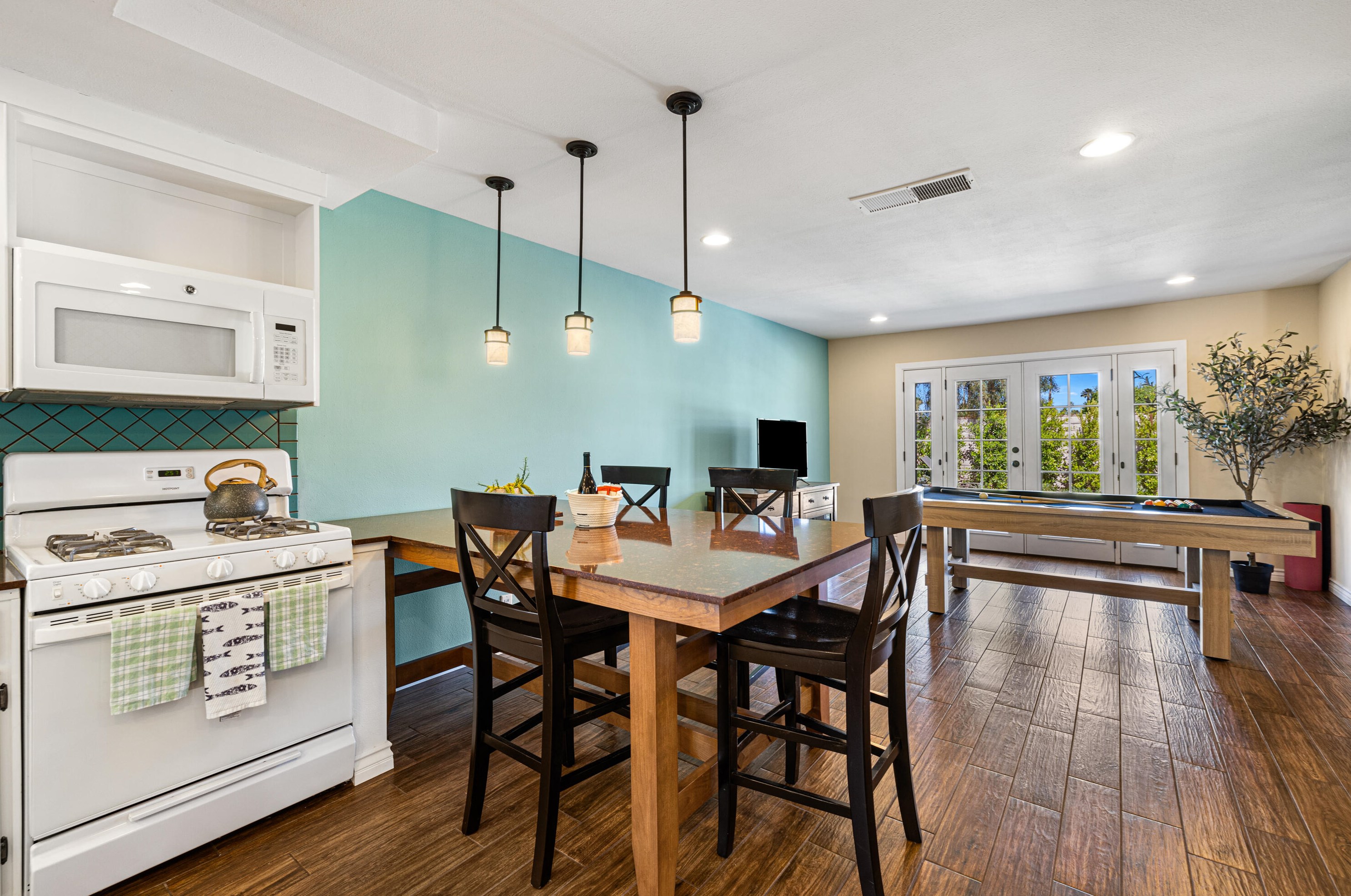 46060 Shadow Mountain Dr, Palm Desert CA  92260-5322 exterior