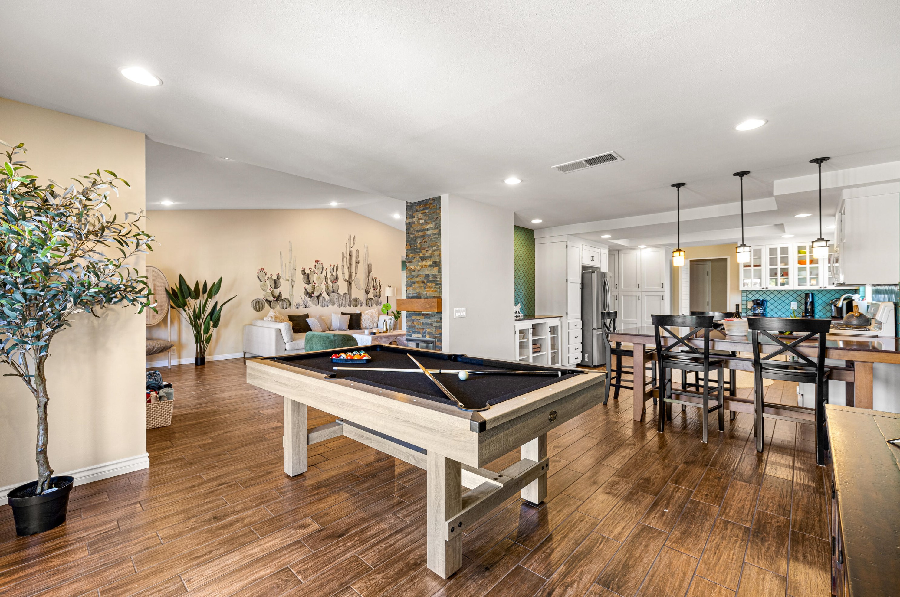 46060 Shadow Mountain Dr, Palm Desert CA  92260-5322 exterior