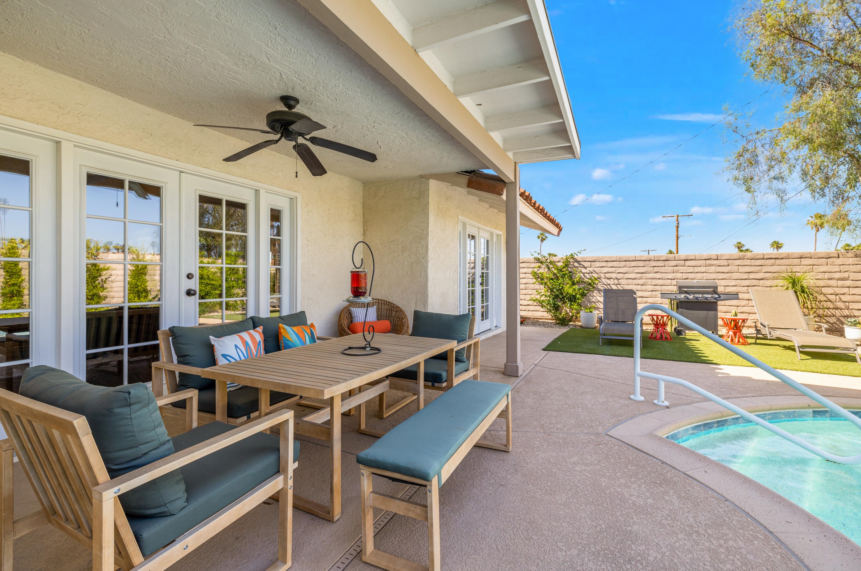 46060 Shadow Mountain Dr, Palm Desert CA  92260-5322 exterior