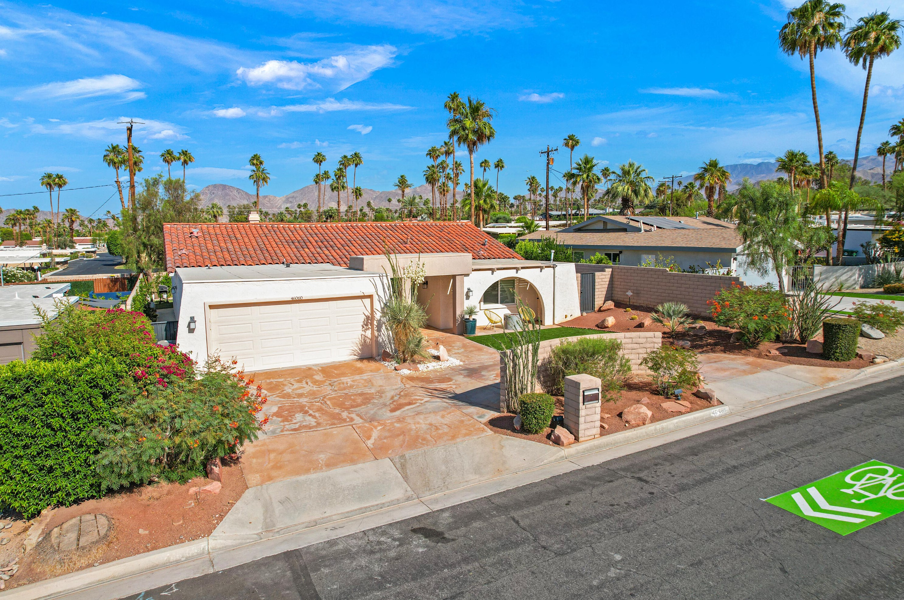 46060 Shadow Mountain Dr, Palm Desert CA  92260-5322 exterior