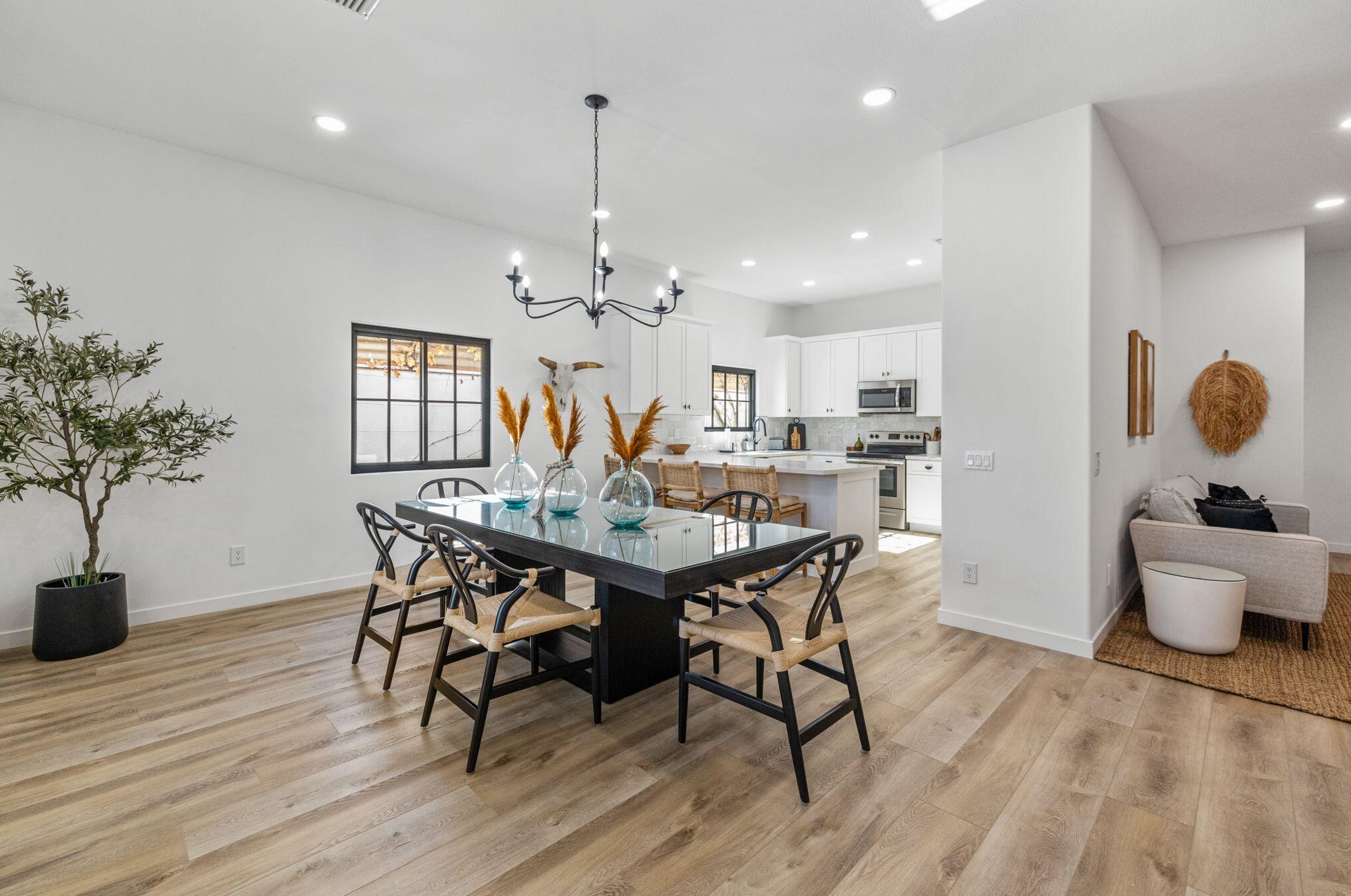 52815 Avenida Alvarado, La Quinta CA  92253-3318 exterior
