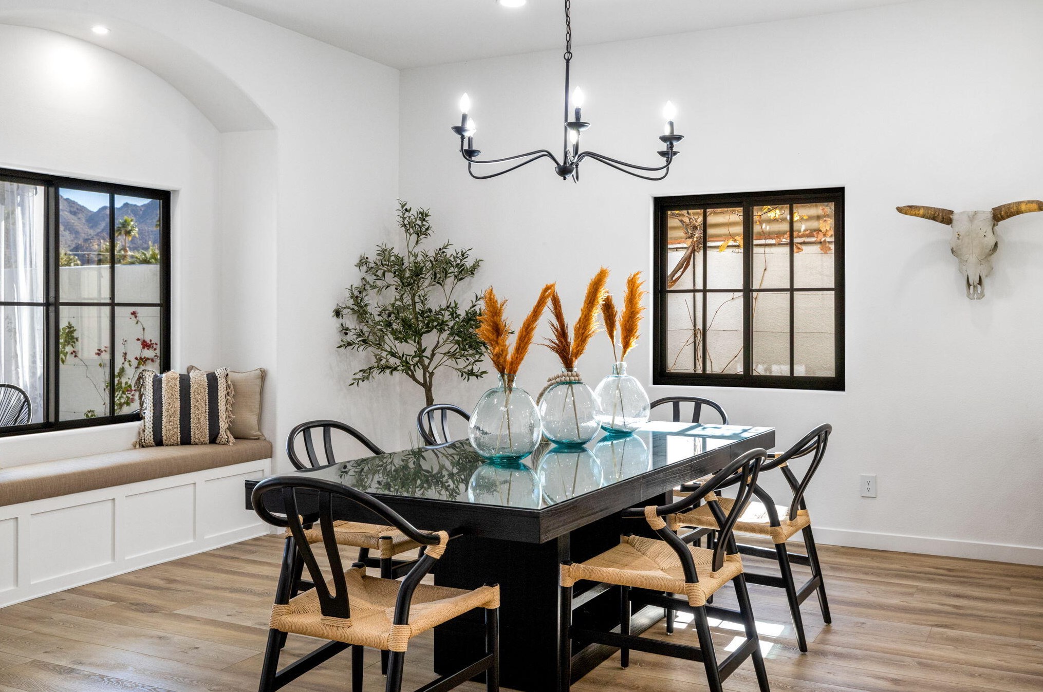 52815 Avenida Alvarado, La Quinta CA  92253-3318 exterior