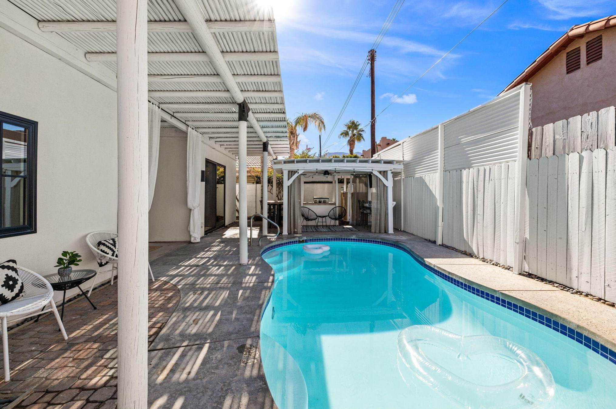 52815 Avenida Alvarado, La Quinta CA  92253-3318 exterior