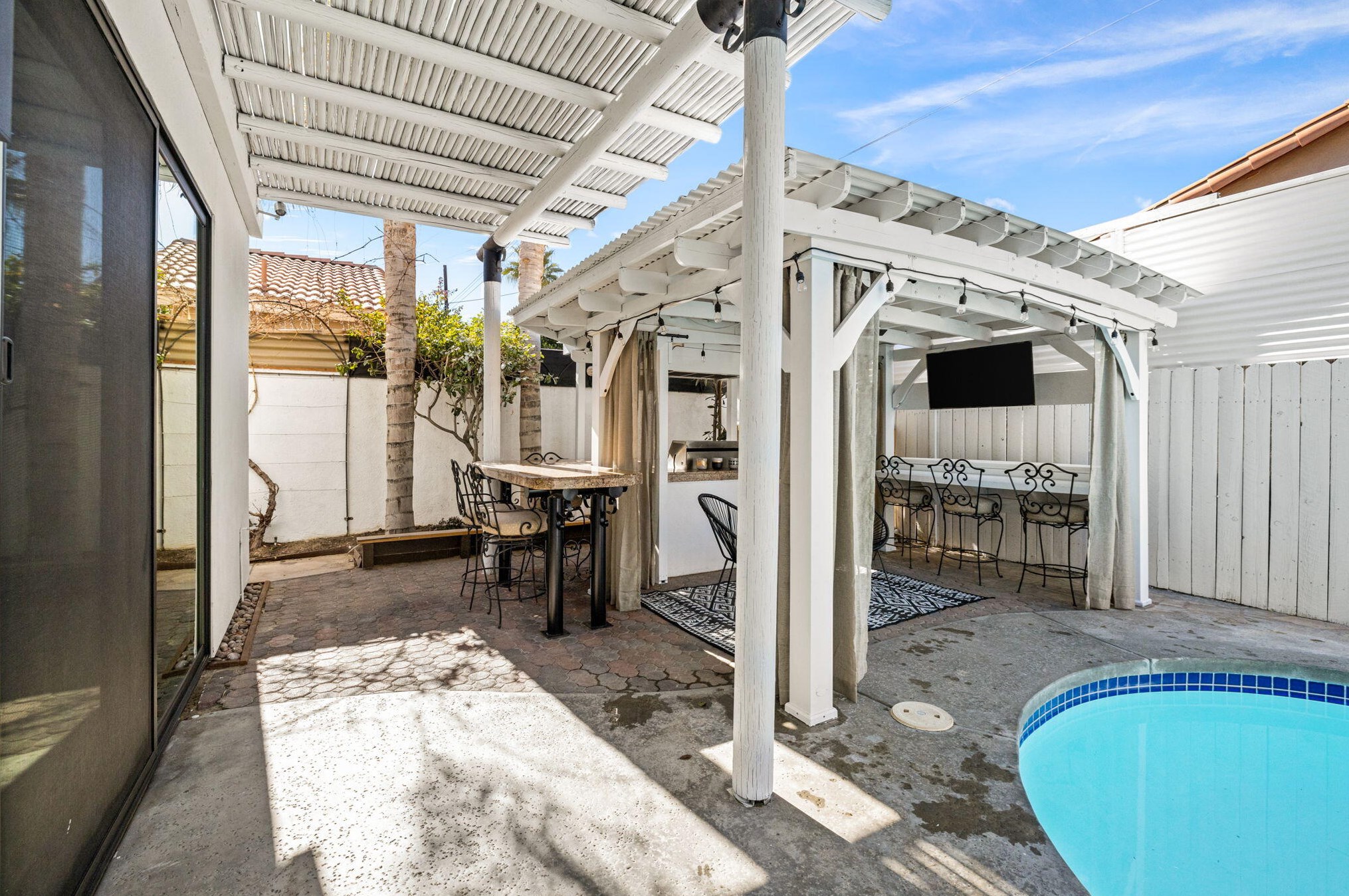 52815 Avenida Alvarado, La Quinta CA  92253-3318 exterior