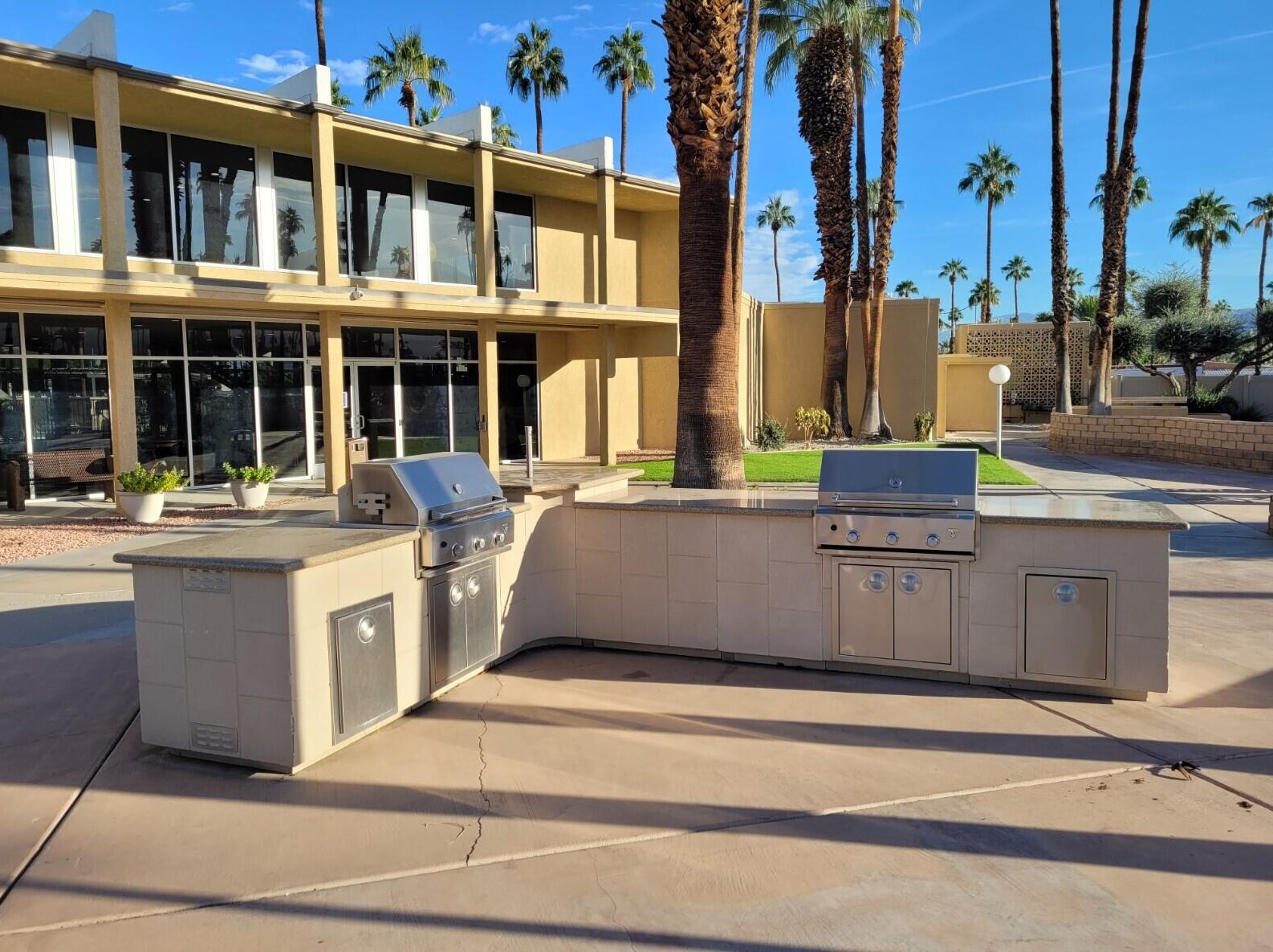 141 Coyote, Cathedral City CA  92234-1003 exterior