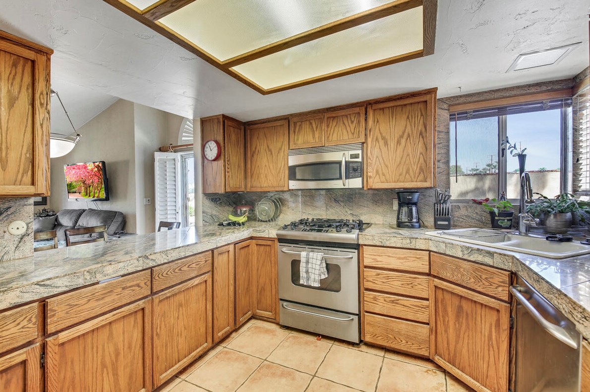 35015 Plumley Rd, Cathedral City CA  92234-7055 exterior