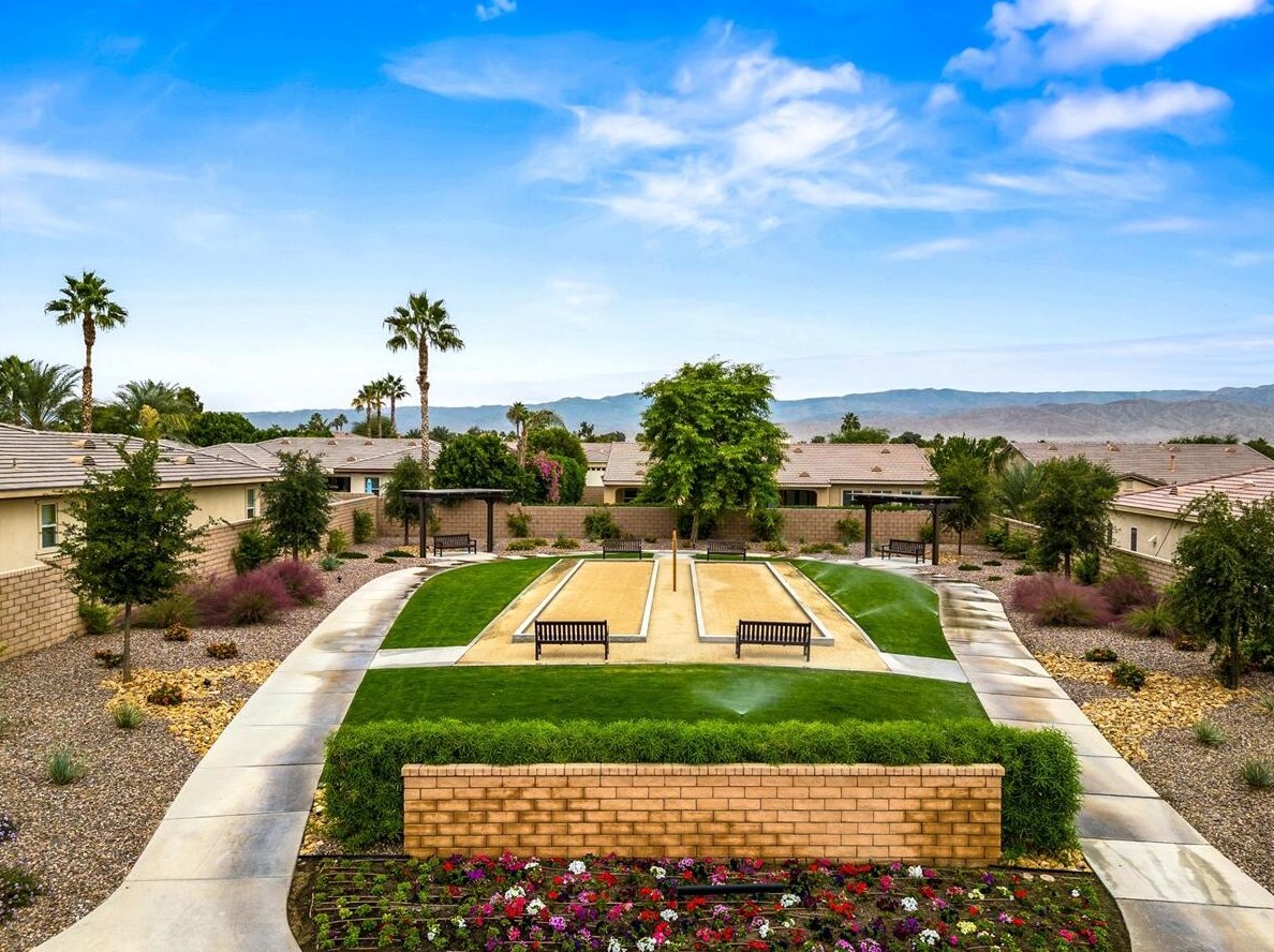 43790 Parkway Esplanade, La Quinta CA  92253-4099 exterior