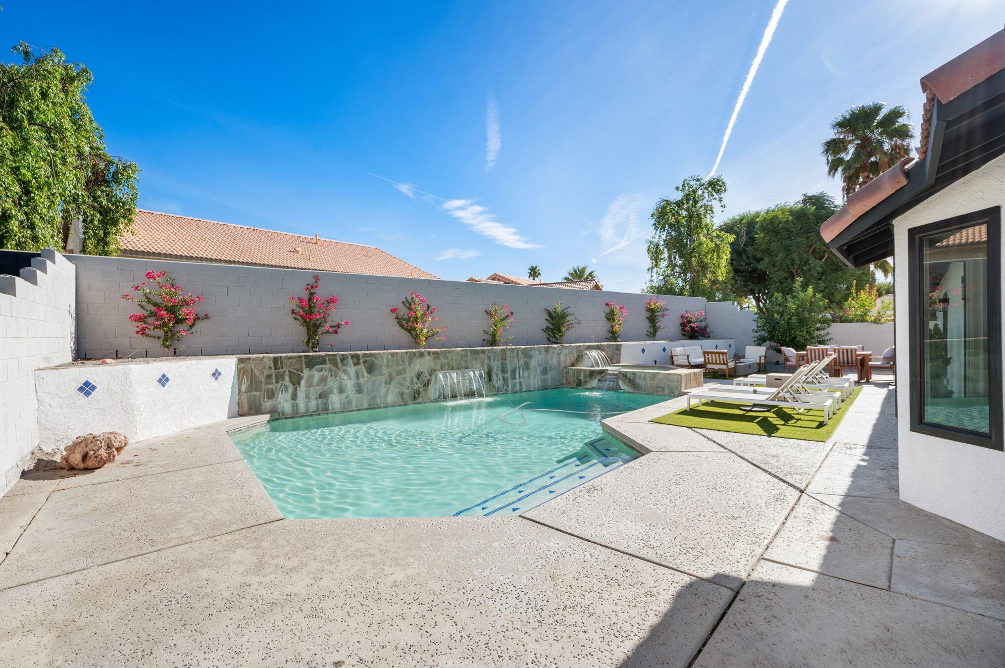 69330 Cypress Rd, Cathedral City CA  92234-2833 exterior