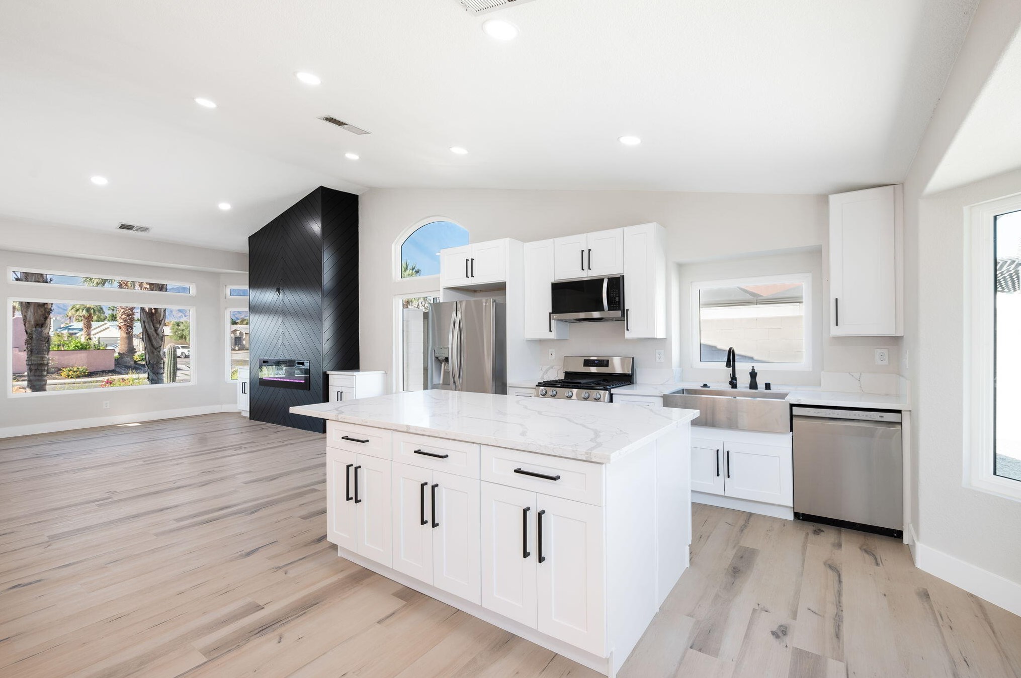69330 Cypress Rd, Cathedral City CA  92234-2833 exterior