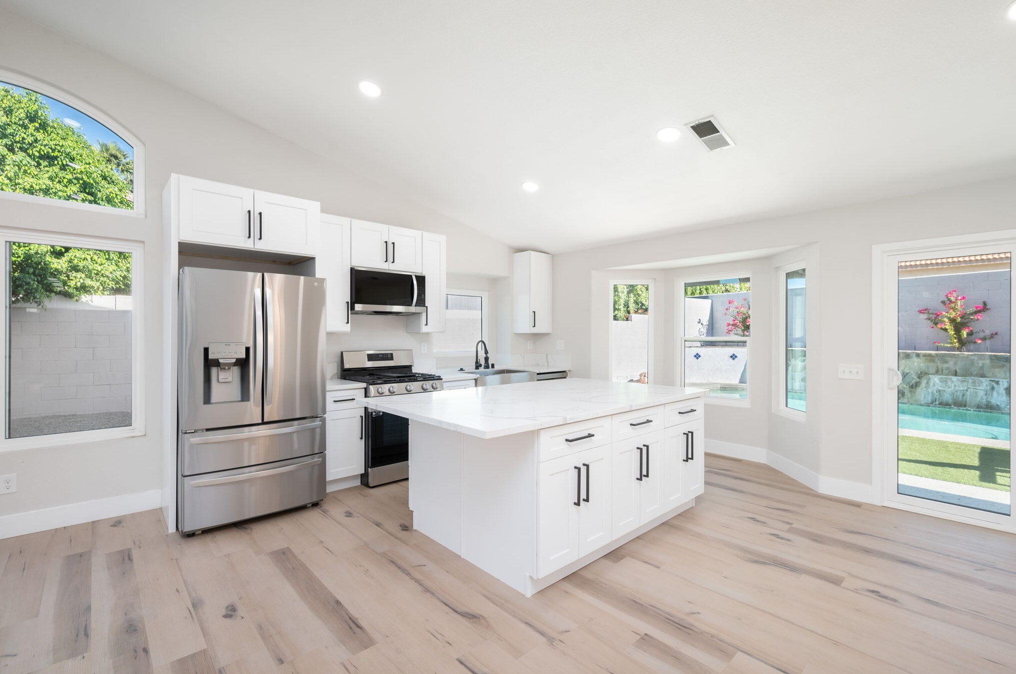 69330 Cypress Rd, Cathedral City CA  92234-2833 exterior