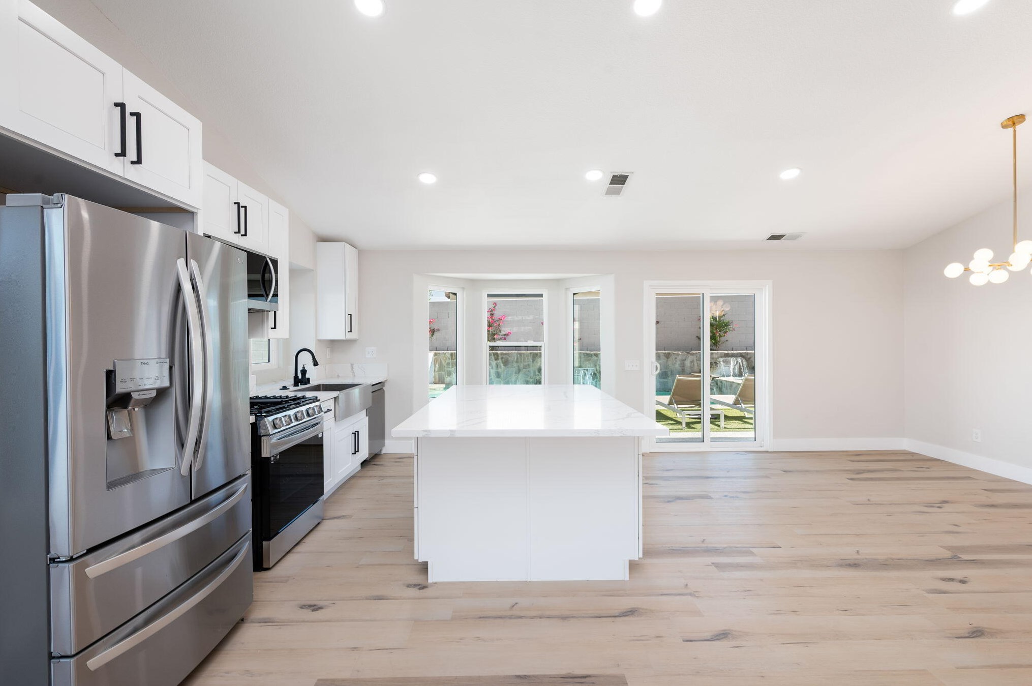 69330 Cypress Rd, Cathedral City CA  92234-2833 exterior