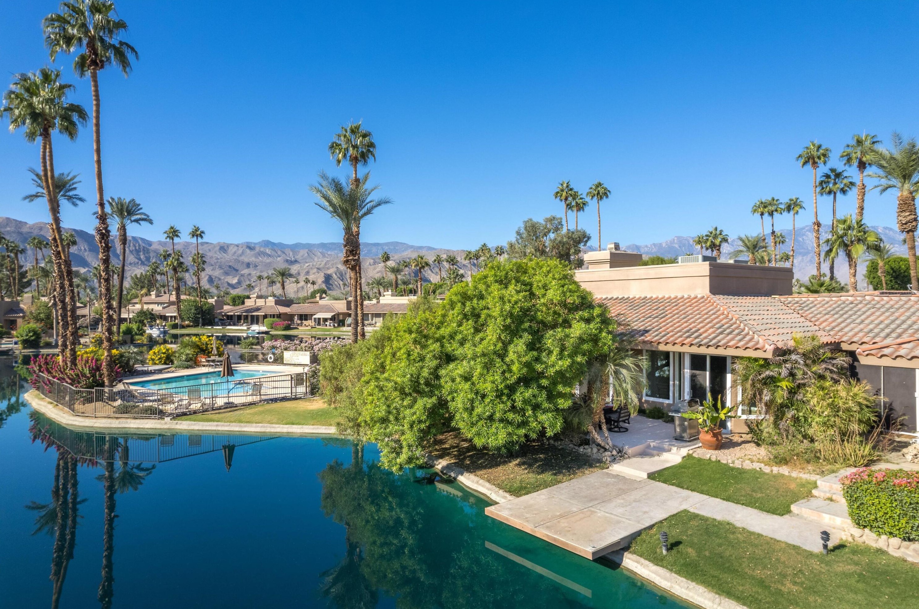 183 Desert Lakes Dr, Rancho Mirage CA  92270-4056 exterior