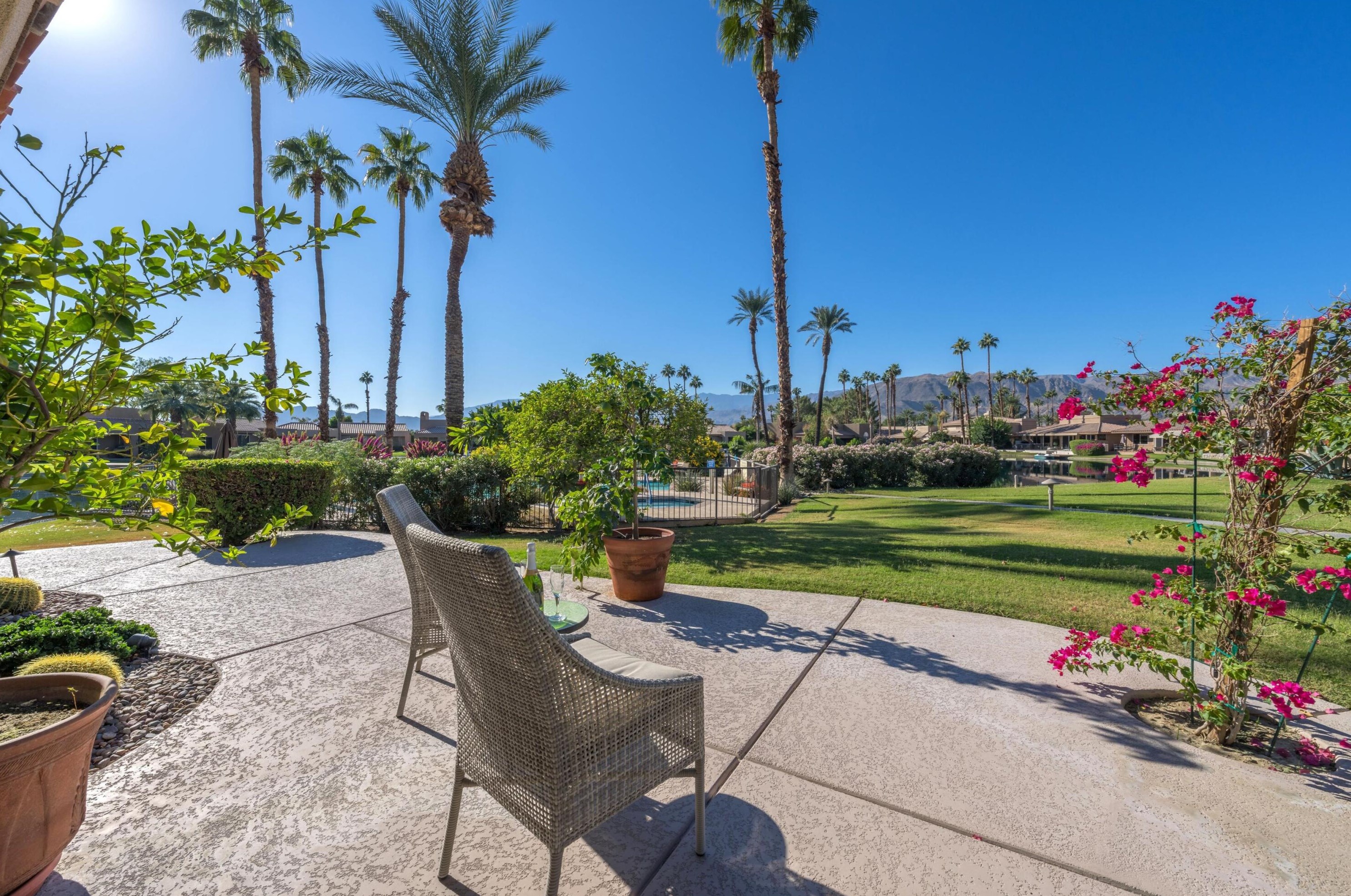 183 Desert Lakes Dr, Rancho Mirage CA  92270-4056 exterior