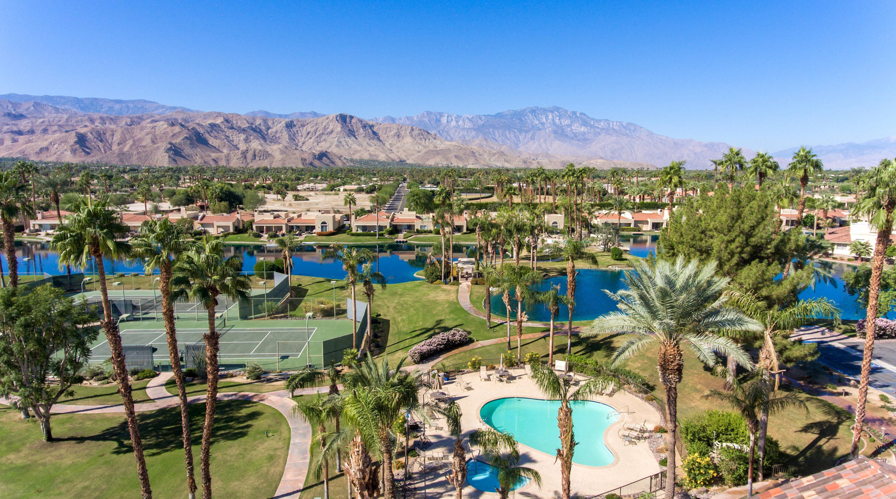 183 Desert Lakes Dr, Rancho Mirage CA  92270-4056 exterior
