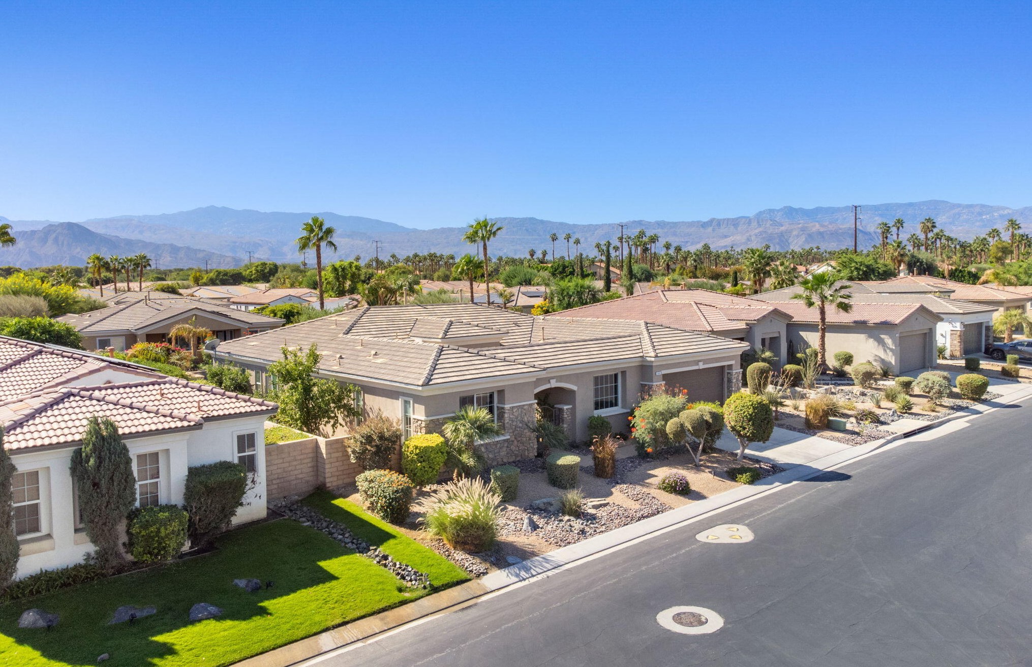 109 Brisa Dr, Palm Desert CA  92211-0779 exterior