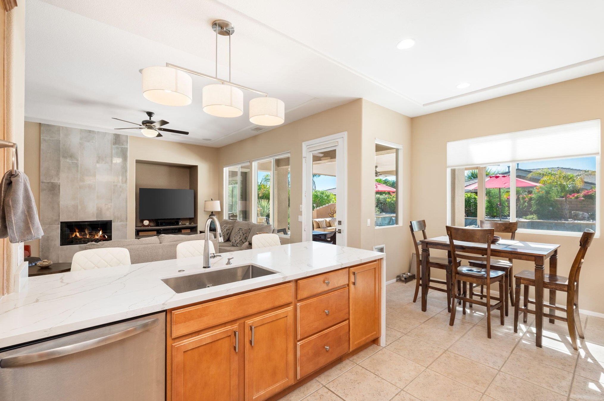 109 Brisa Dr, Palm Desert CA  92211-0779 exterior