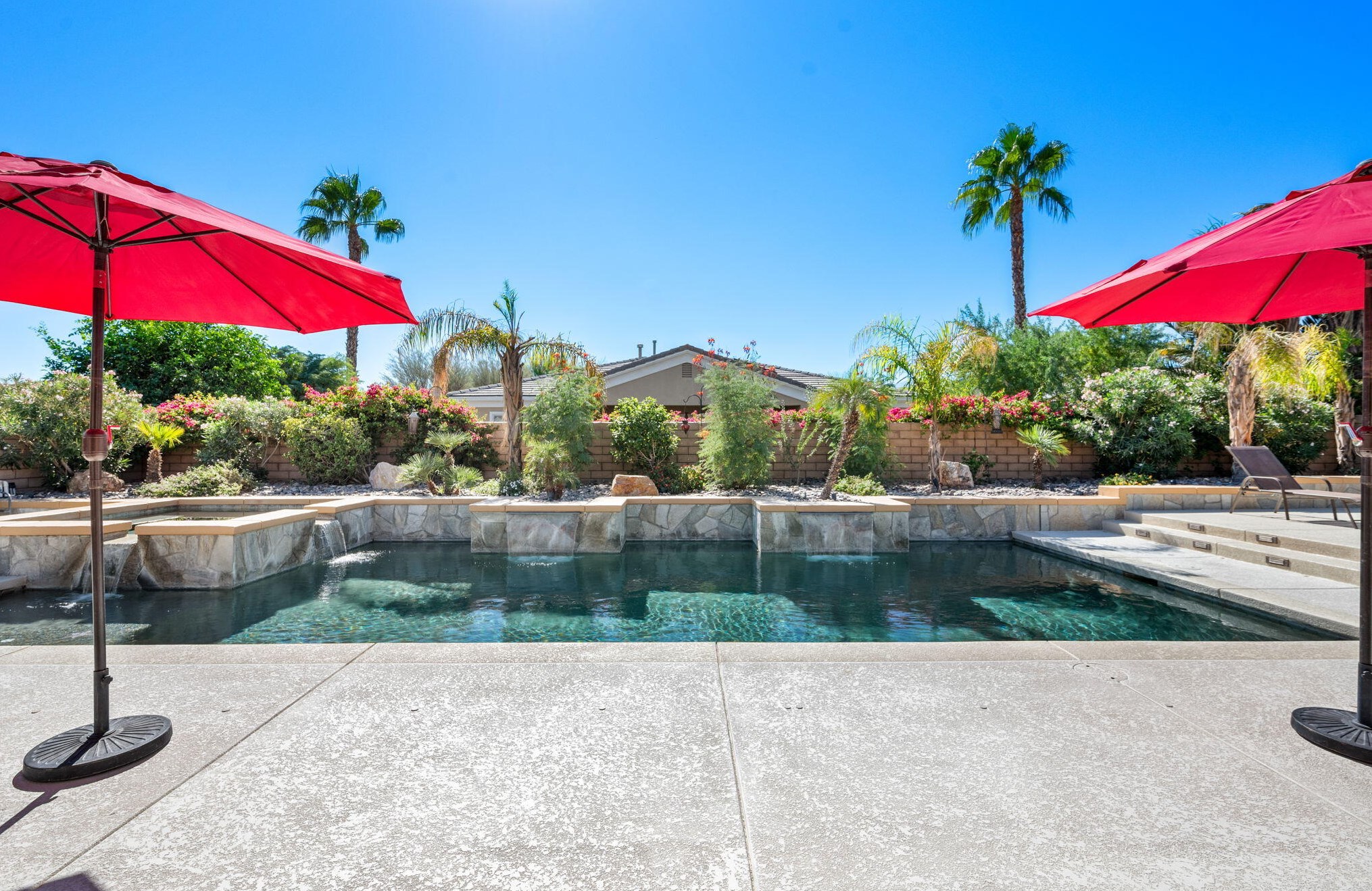 109 Brisa Dr, Palm Desert CA  92211-0779 exterior
