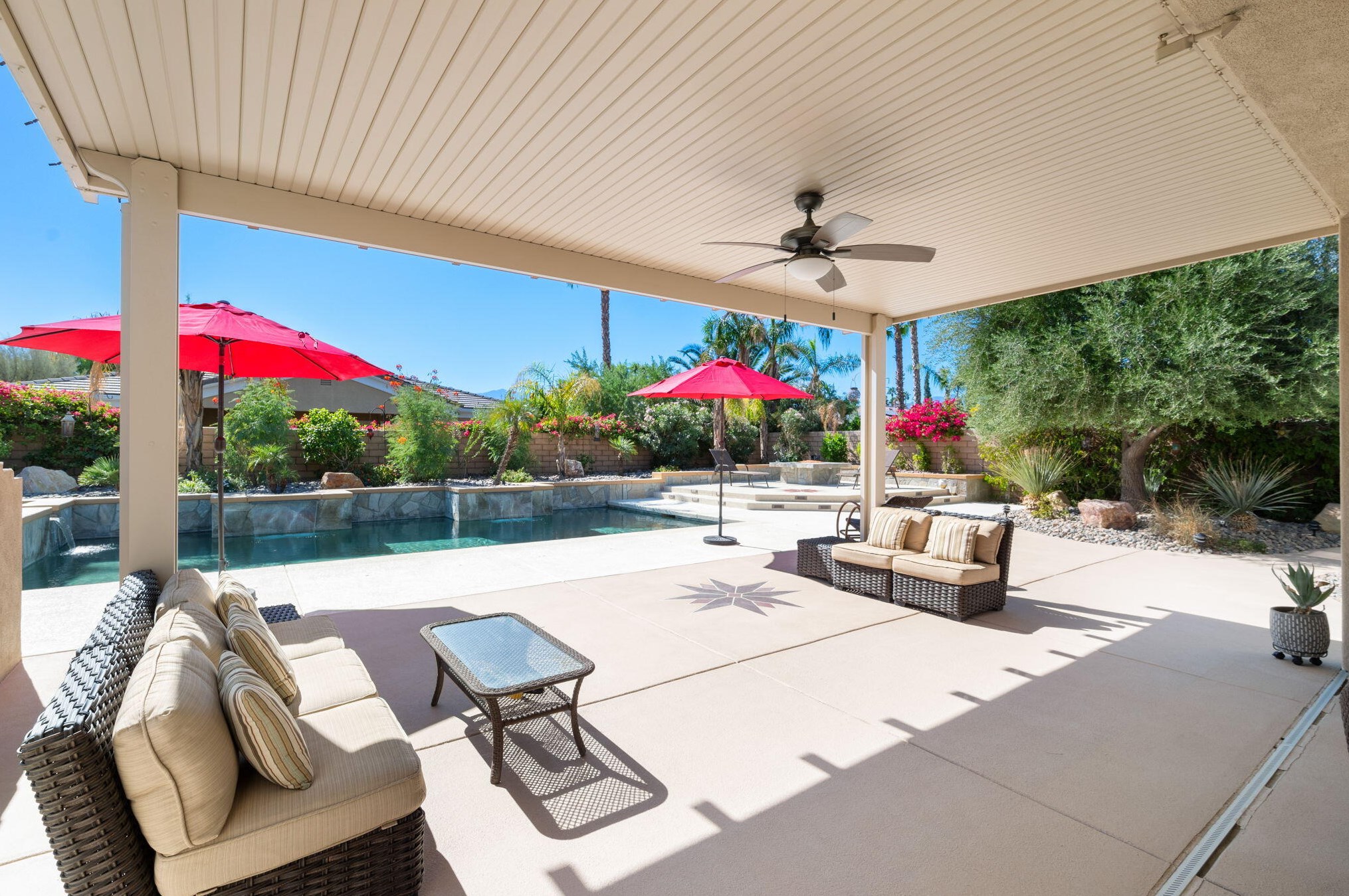 109 Brisa Dr, Palm Desert CA  92211-0779 exterior