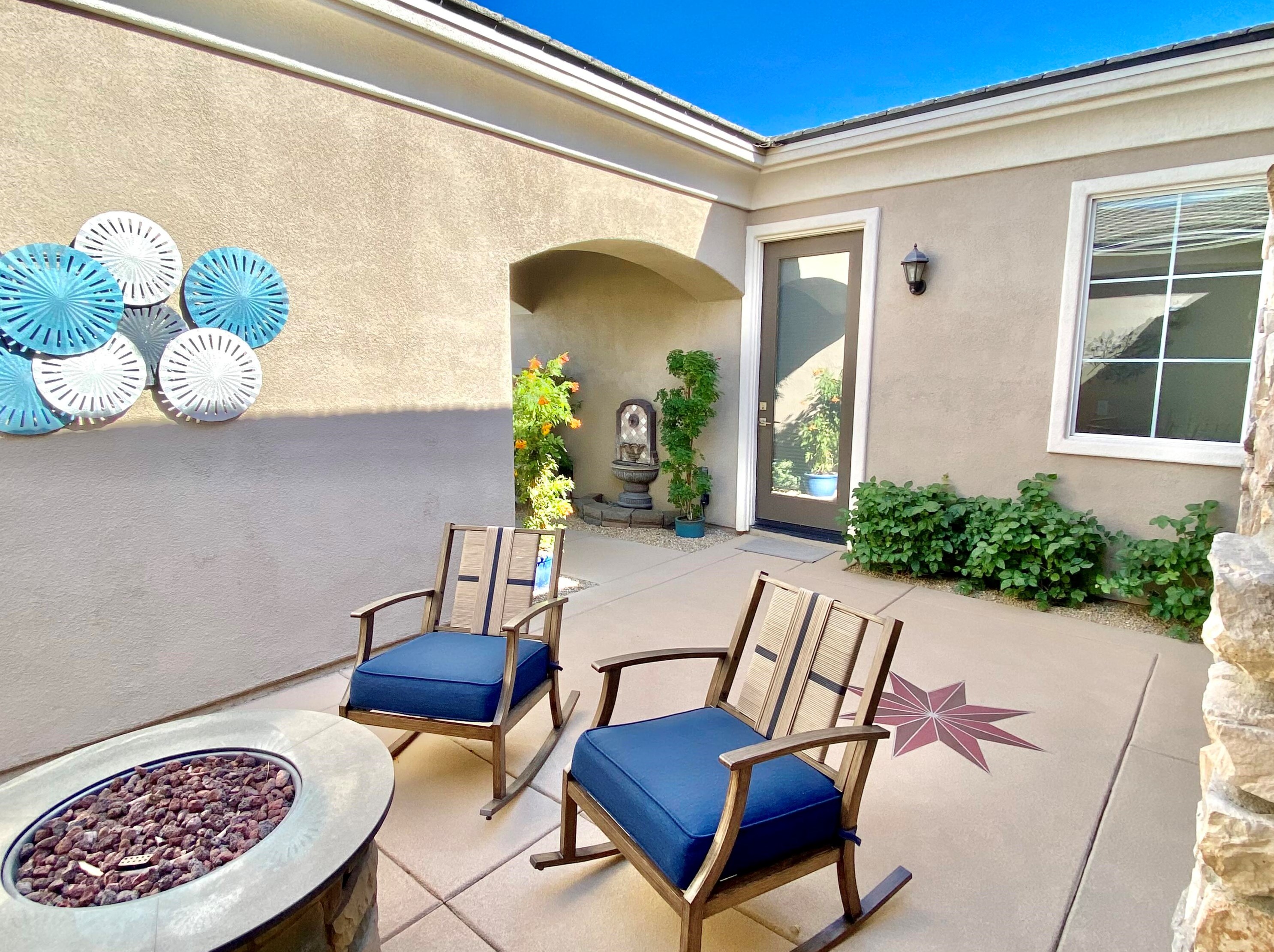 109 Brisa Dr, Palm Desert CA  92211-0779 exterior