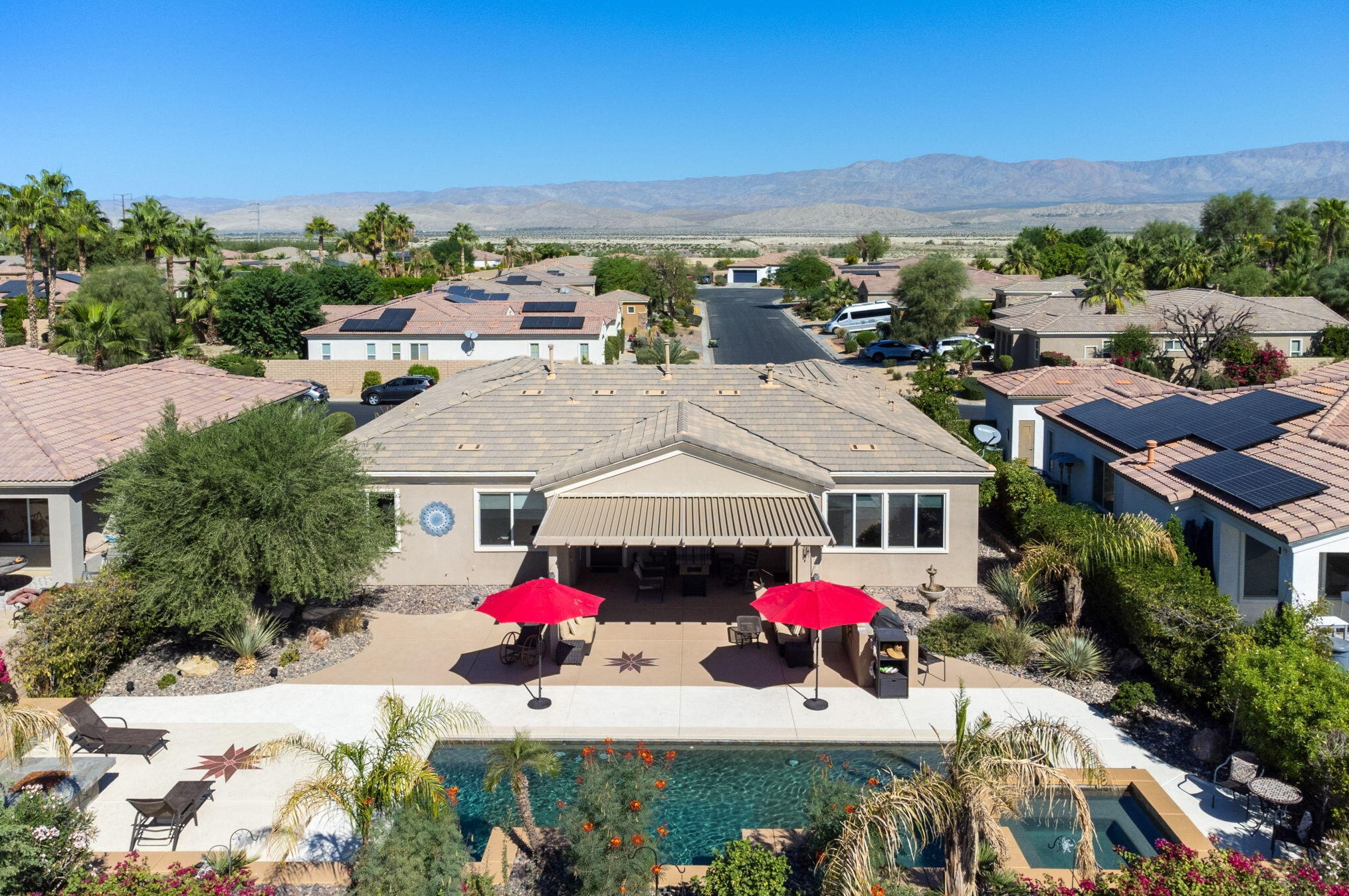 109 Brisa Dr, Palm Desert CA  92211-0779 exterior