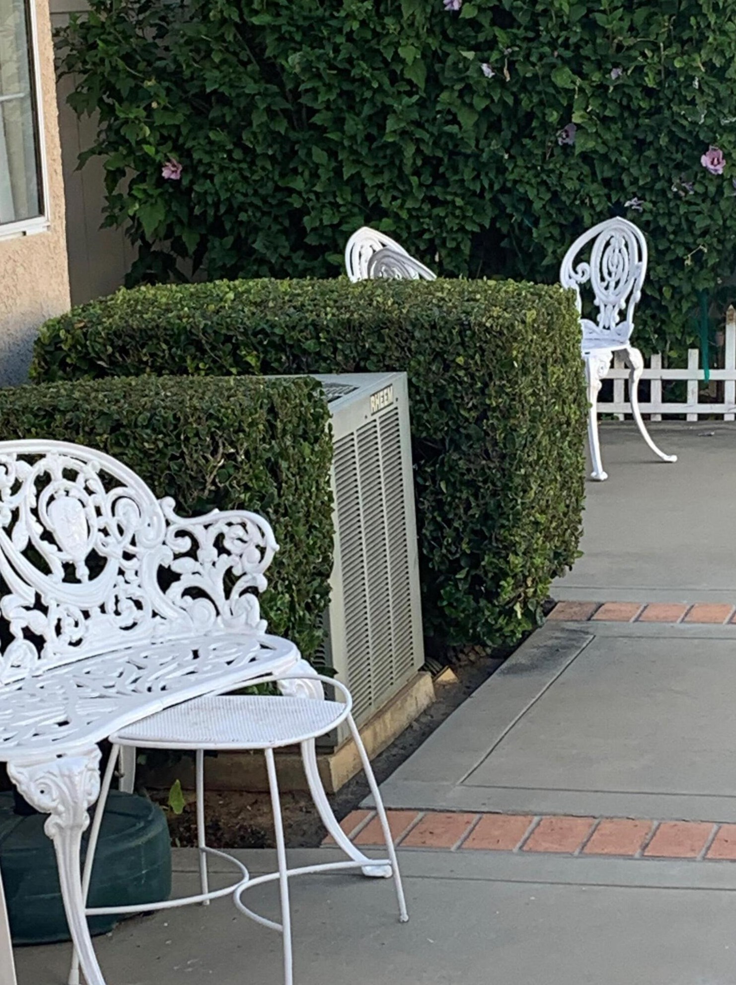 1308 Pleasant Valley Ave, Banning CA  92220-5431 exterior