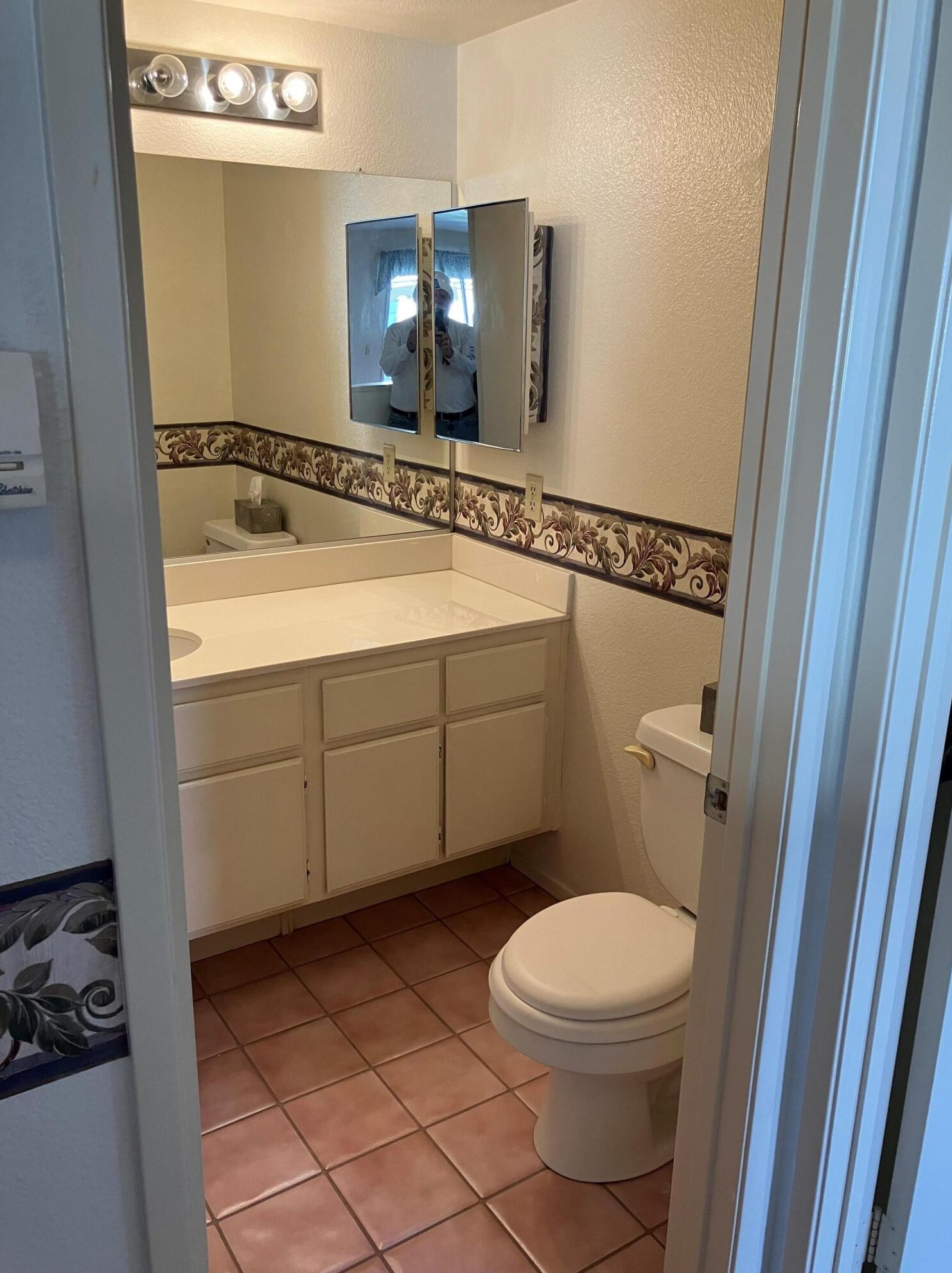 1308 Pleasant Valley Ave, Banning CA  92220-5431 exterior